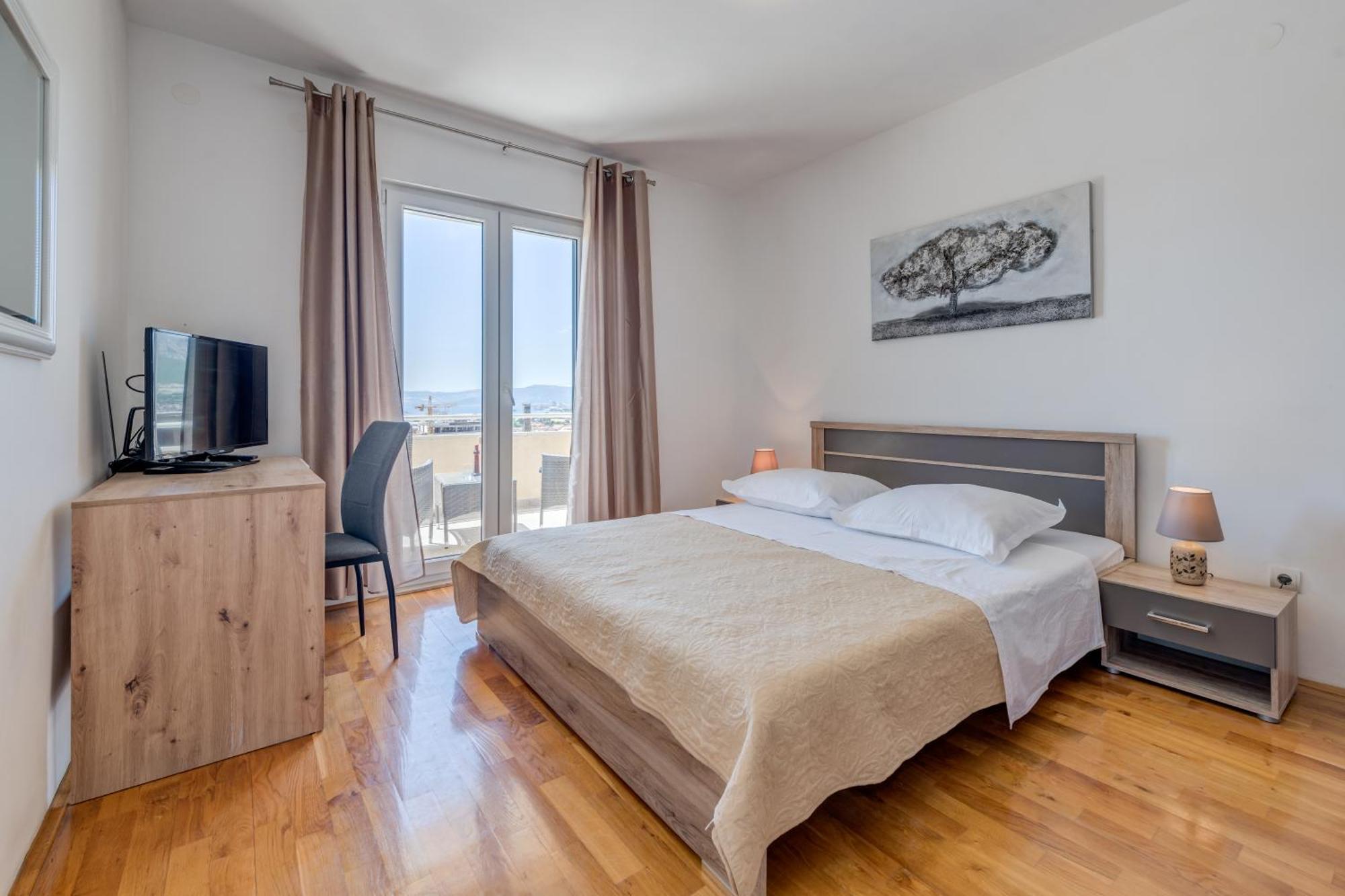Renata + Private Swimming Pool In * Split