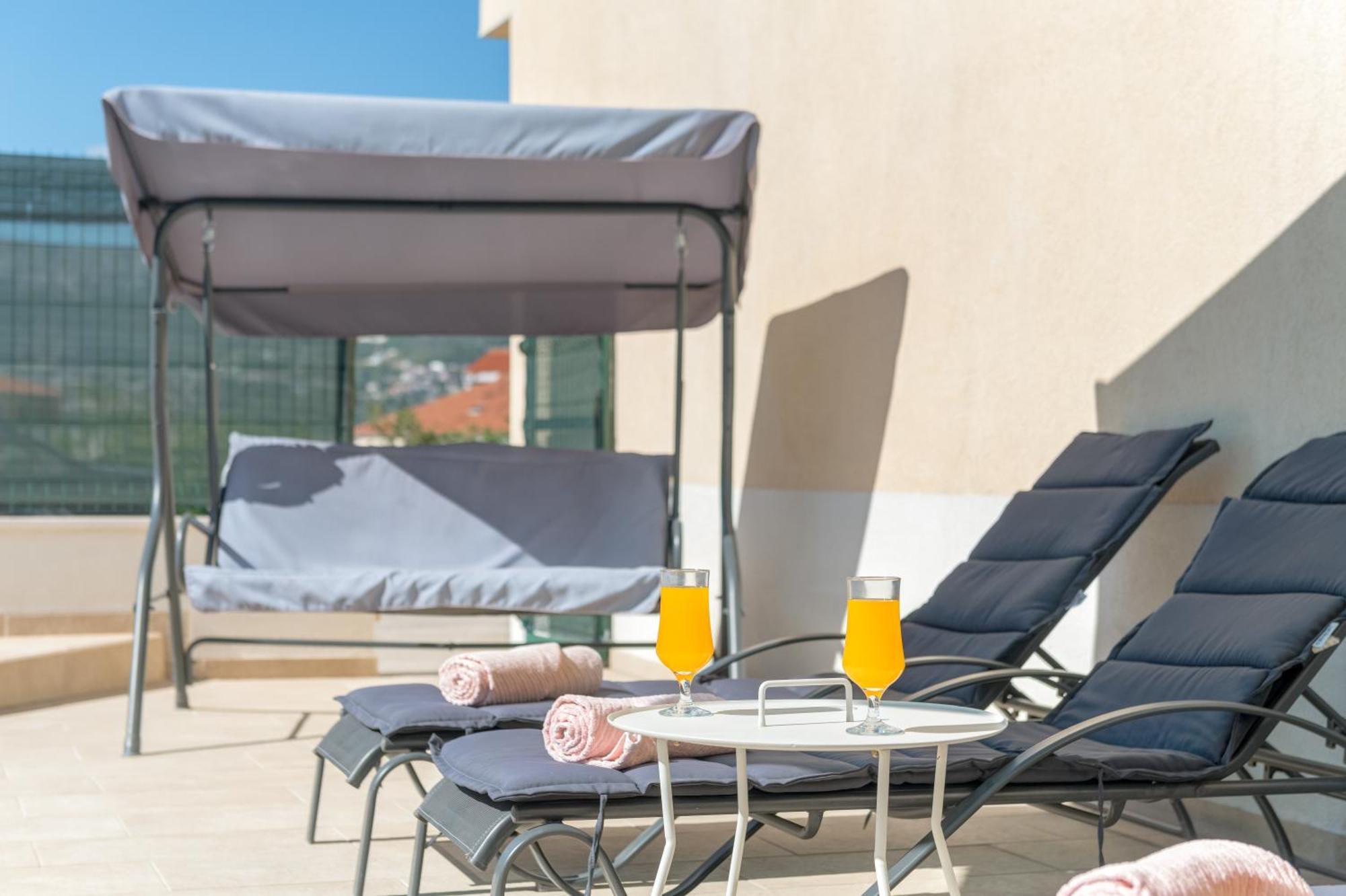 Apartment Renata + Private Swimming Pool In *