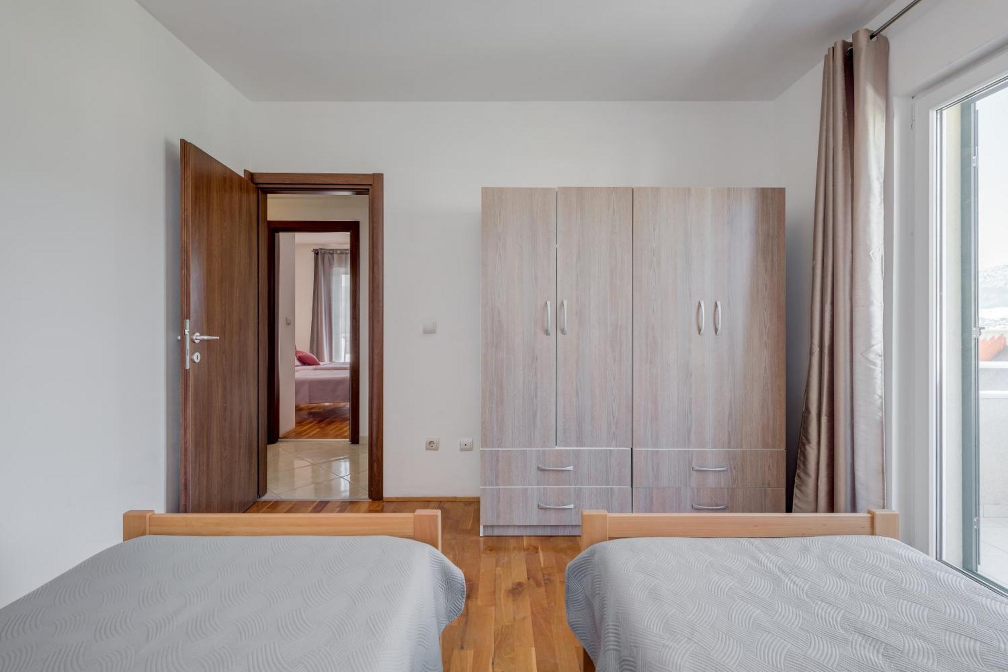 Apartment Renata + Private Swimming Pool In Split