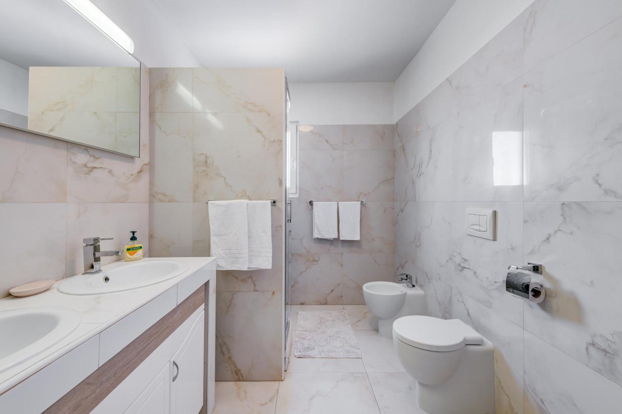 Renata + Private Swimming Pool In