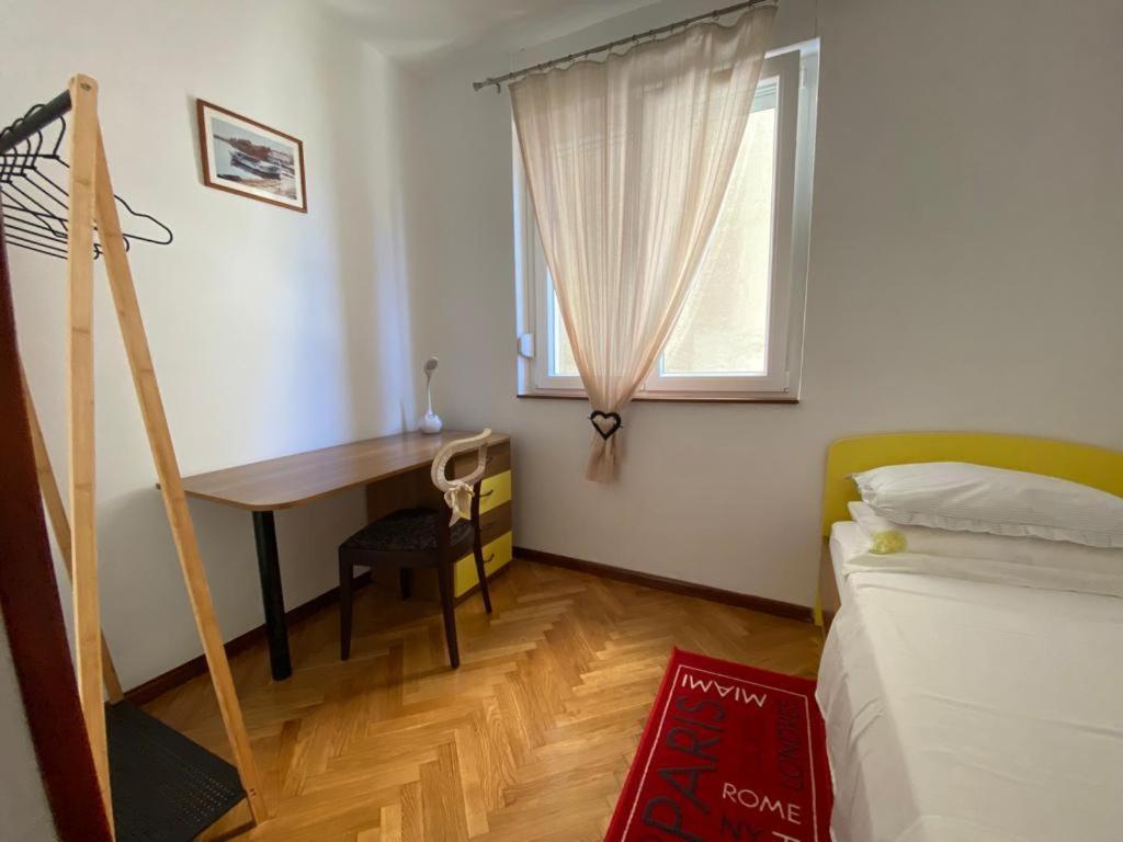2 Bedroom Apartment/parking/market Apartment