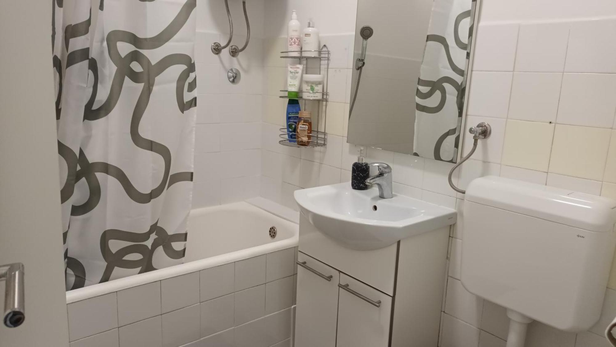 Leona Apartment-perfect For Four