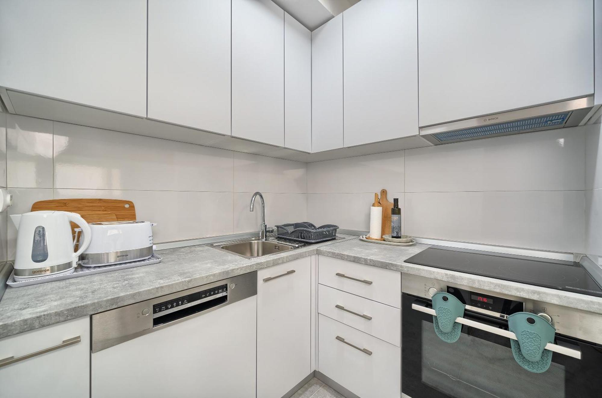 Apartment Adriatic Retreat Meje, 4 Min Walk To The Split