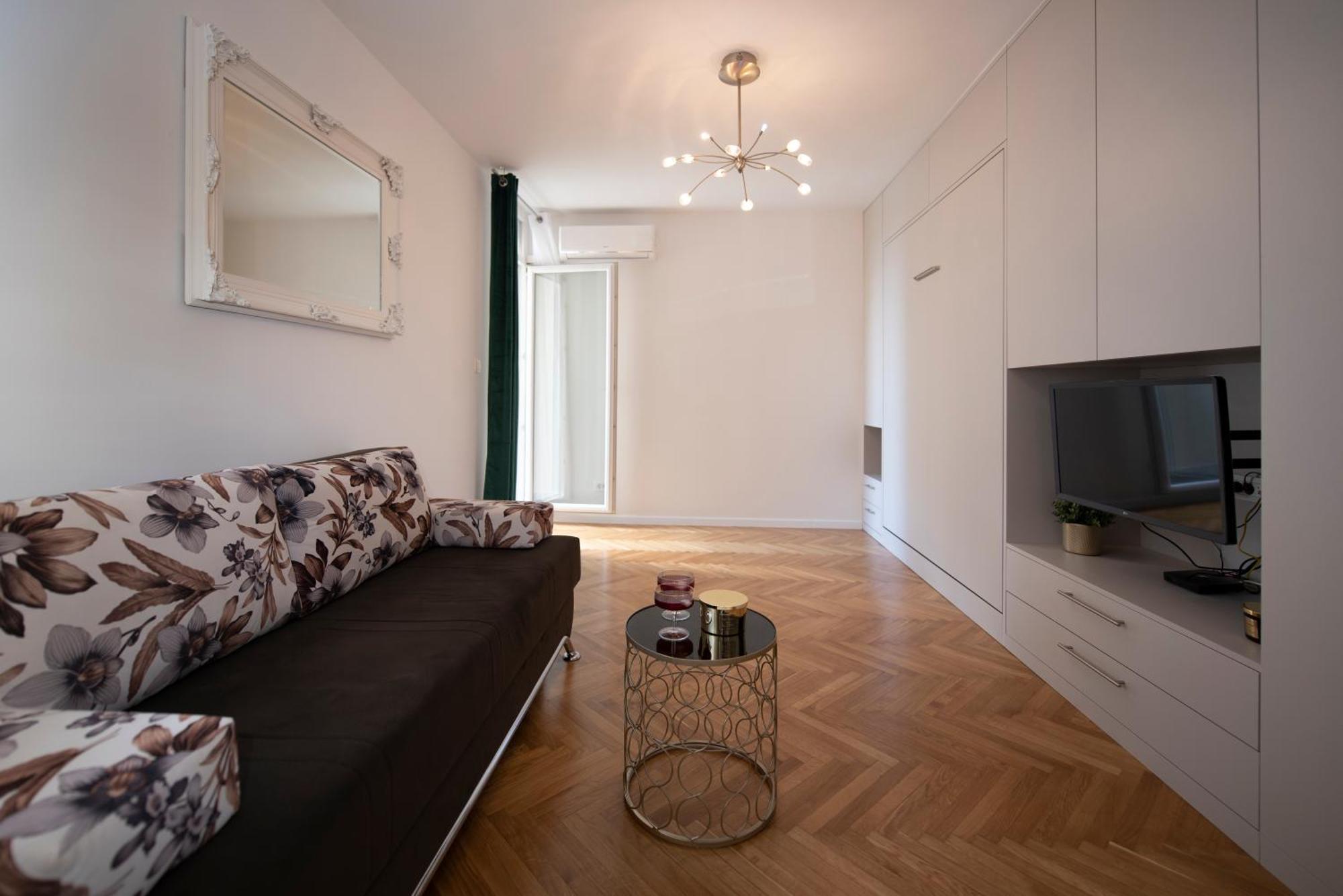 Royal Elegance Apartment Split