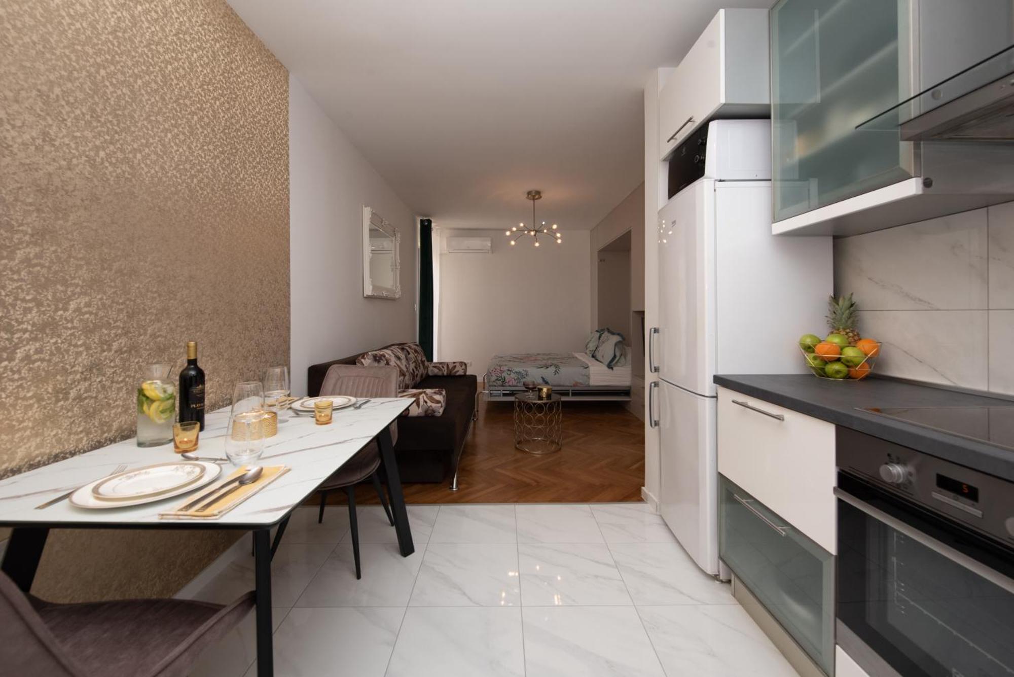 Royal Elegance Apartment *