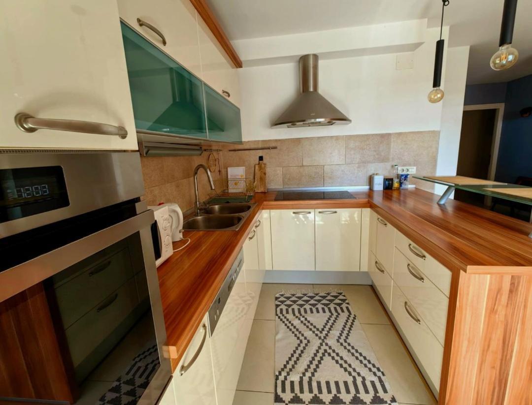 Appartement Beautiful Large Apartment, Walk To Beach Split