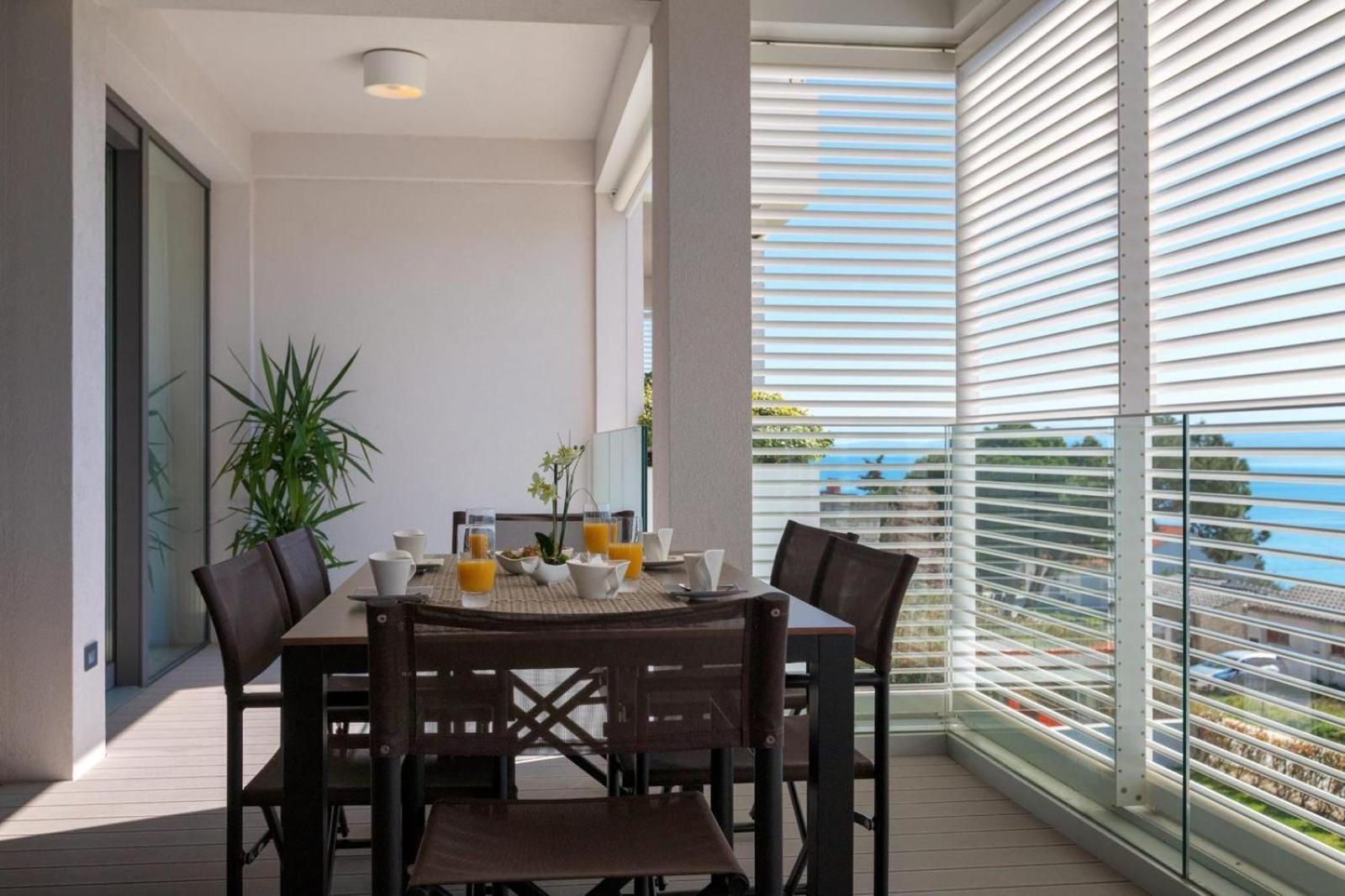 Gray Pearl - Luxury With Pool Apartment