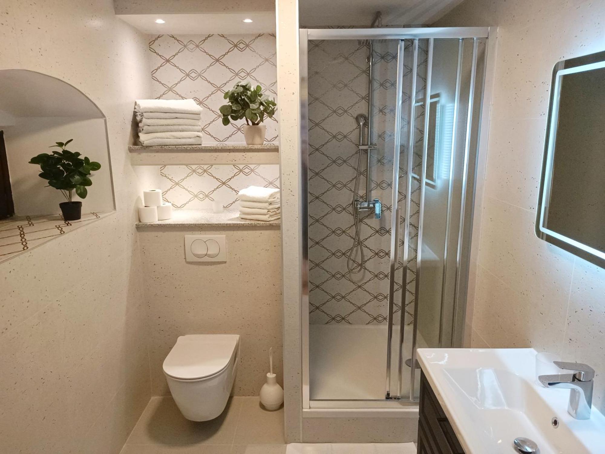 Apartment F&a