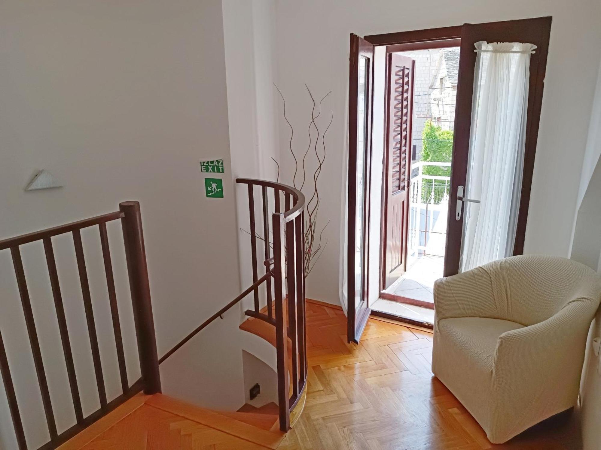 F&a Apartment Split
