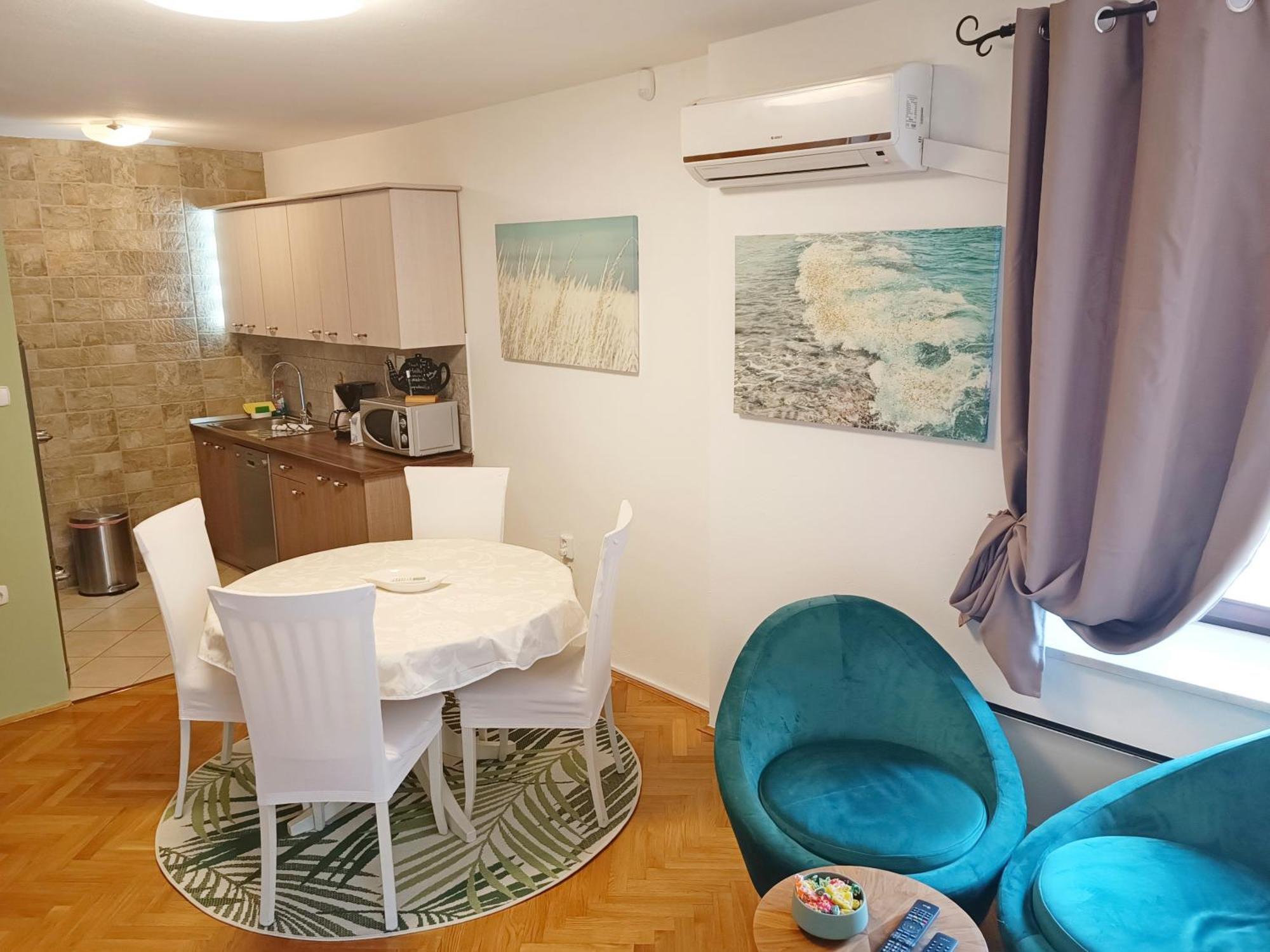 F&a Apartment *