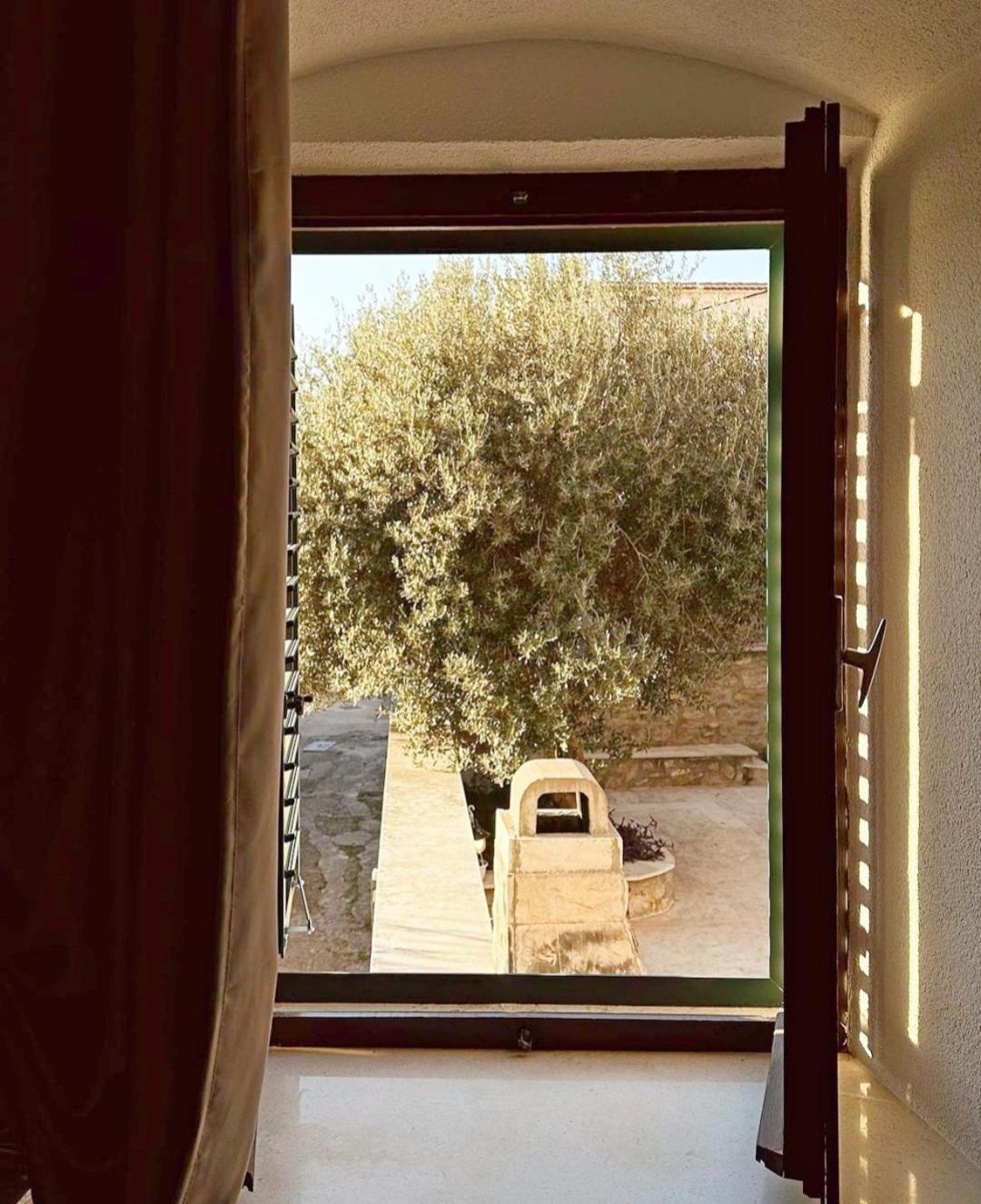 F&a Apartment Split