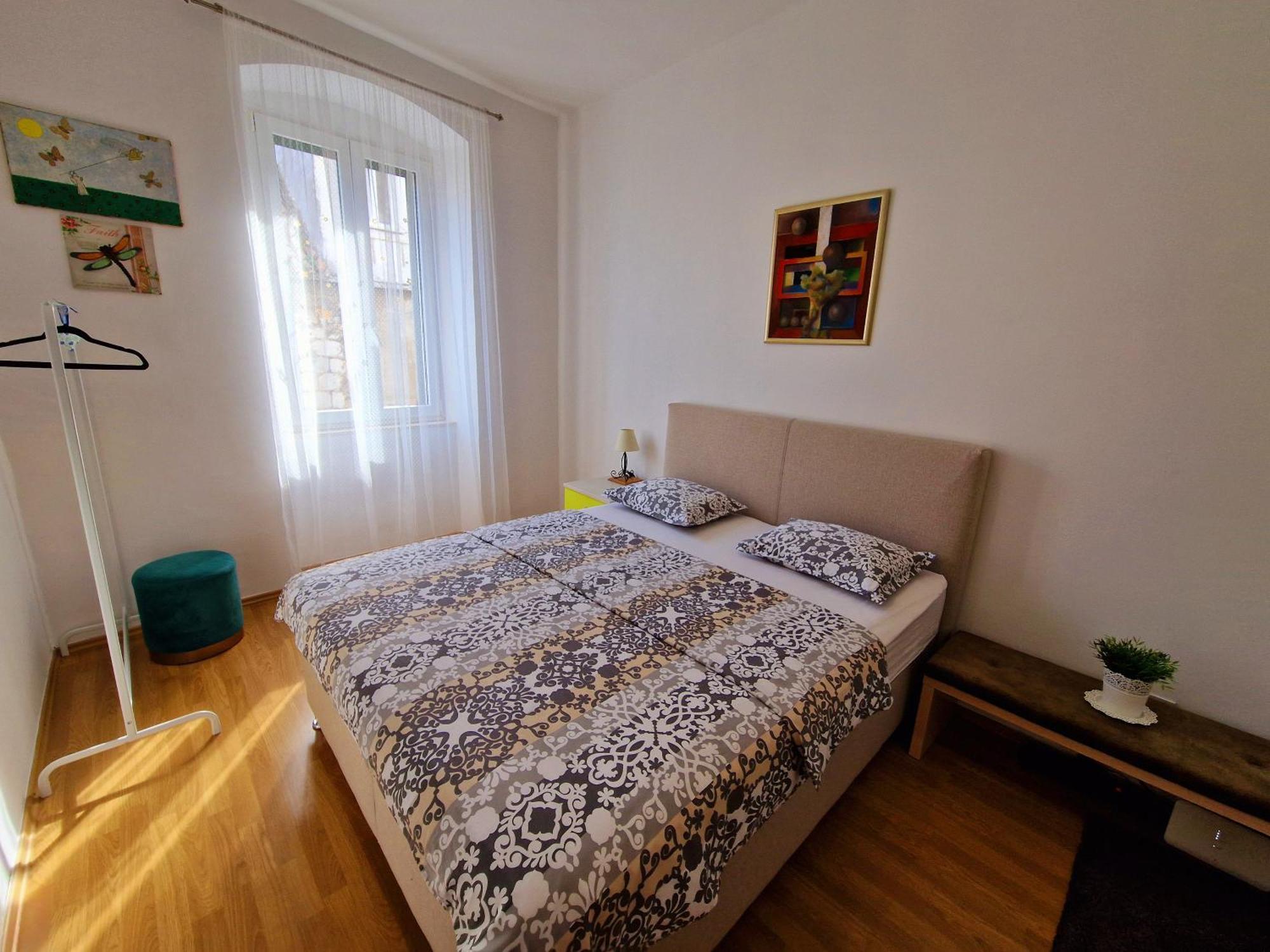 Downtown Nora Apartment