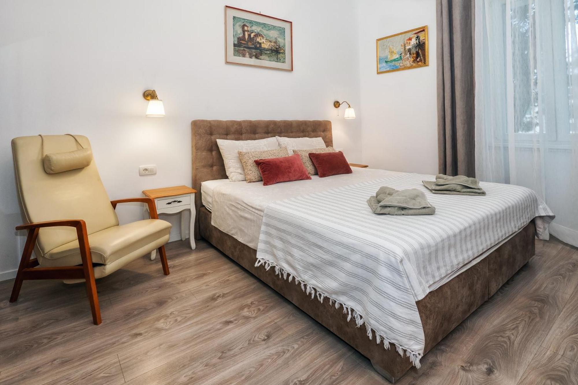 Apartment Center Secession Charm Near National Theatre *