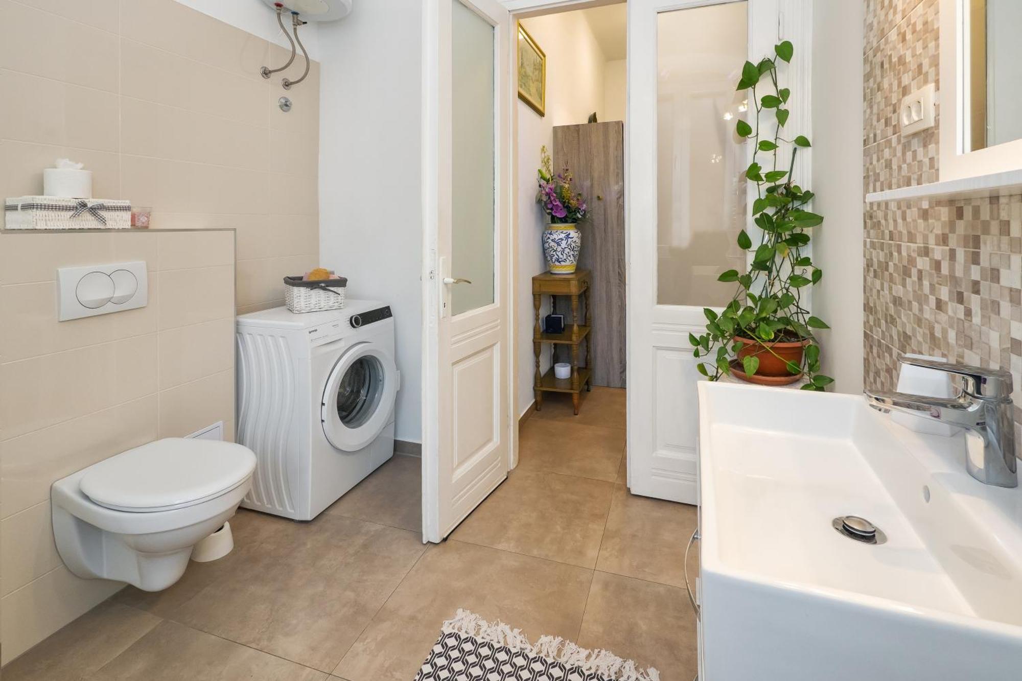 Apartment Center Secession Charm Near National Theatre *