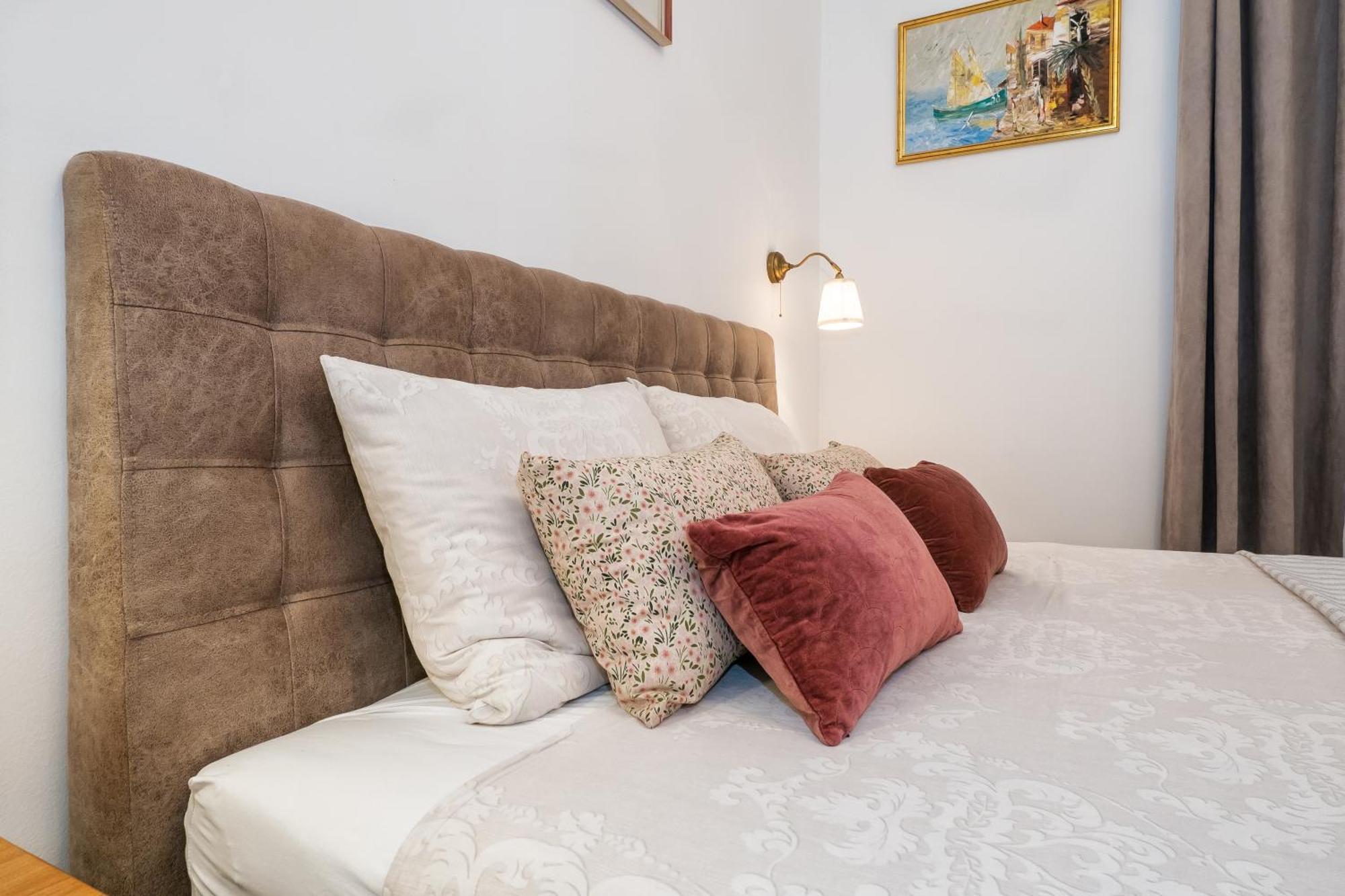 Apartment Center Secession Charm Near National Theatre Split