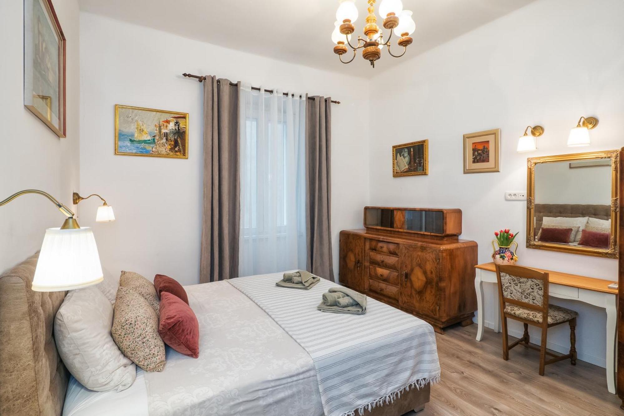 Apartment Center Secession Charm Near National Theatre *