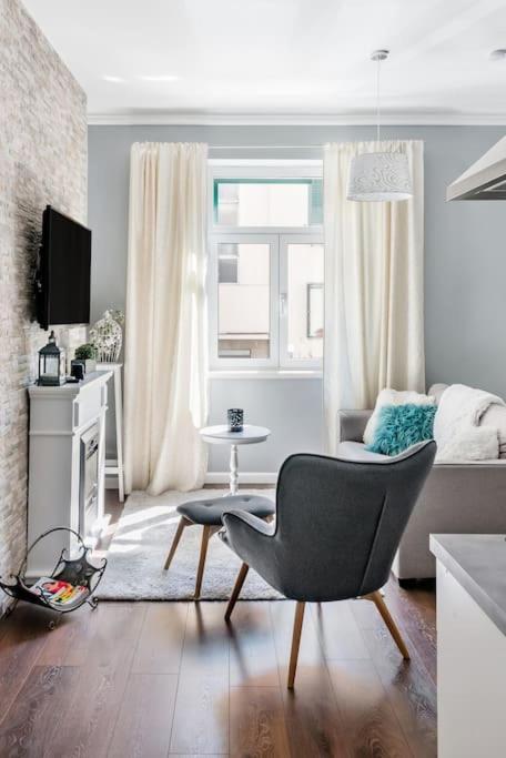 Apartment Bluestar Close To The Bacvice