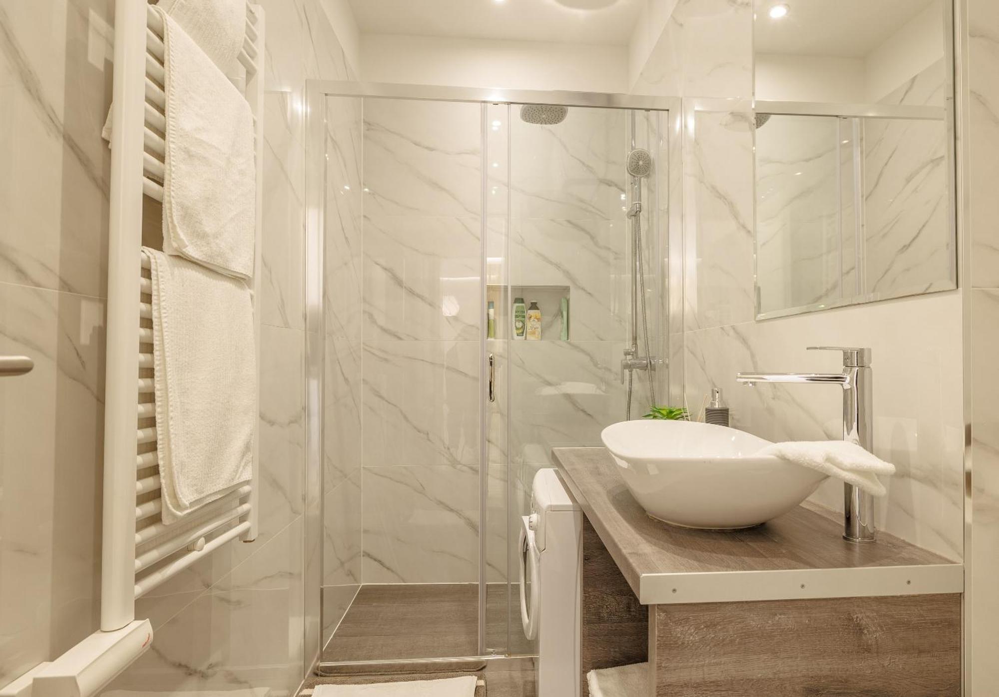 Perimar Luxury And Center Split
