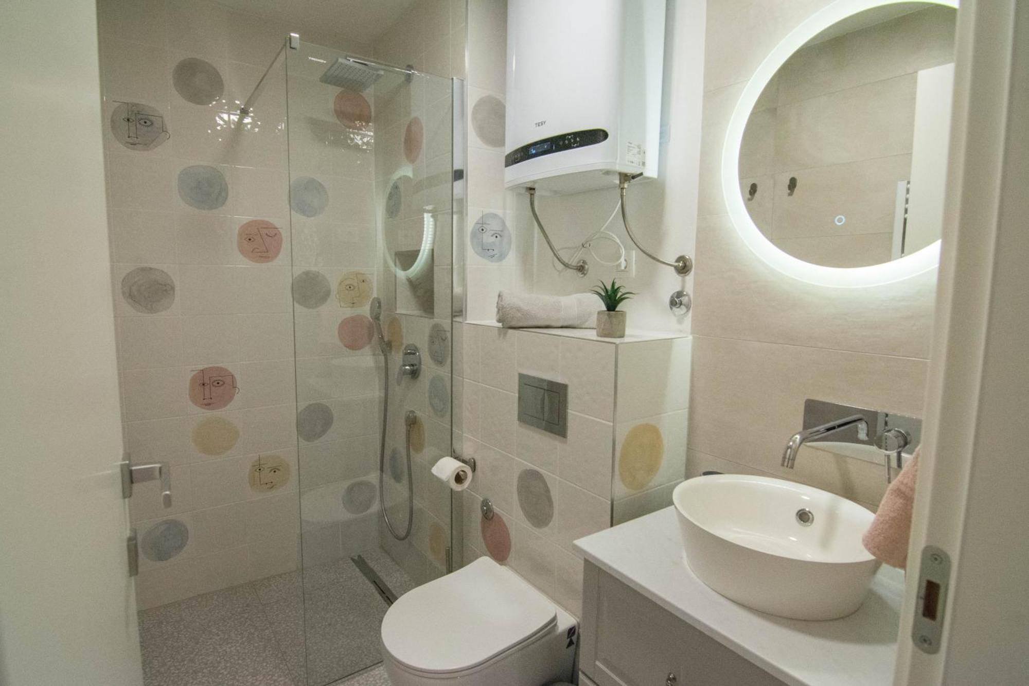 Apartment Romiru And