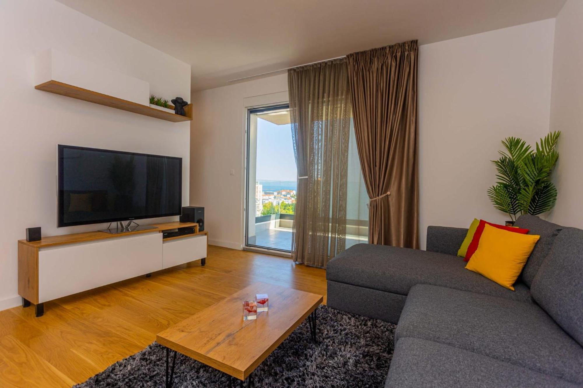 Apartment - Free Parking In Garage , Seaview , Quiet Neighbourhood Split