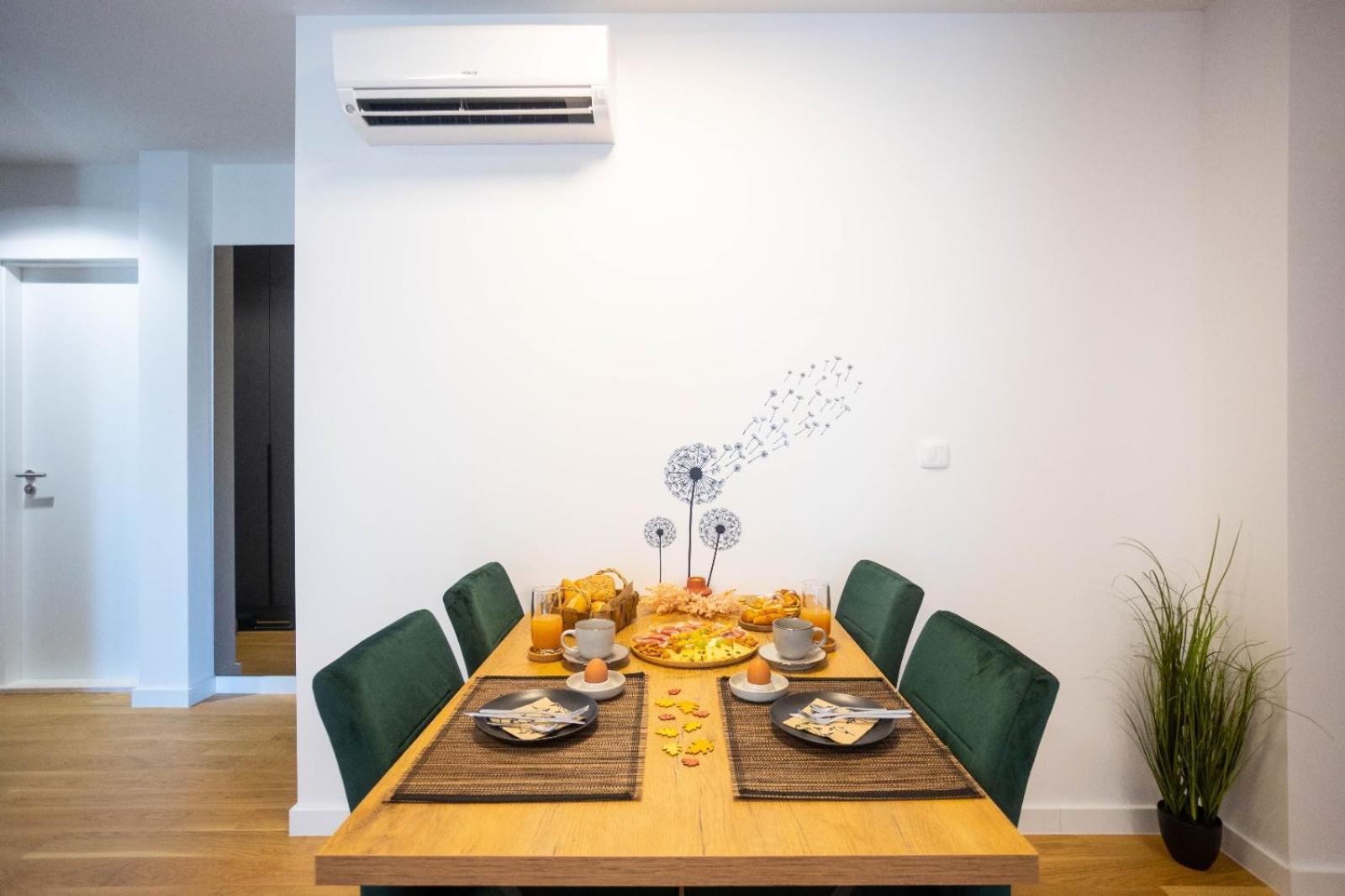 Apartment Apartment - Free Parking In Garage , Seaview , Quiet Neighbourhood *