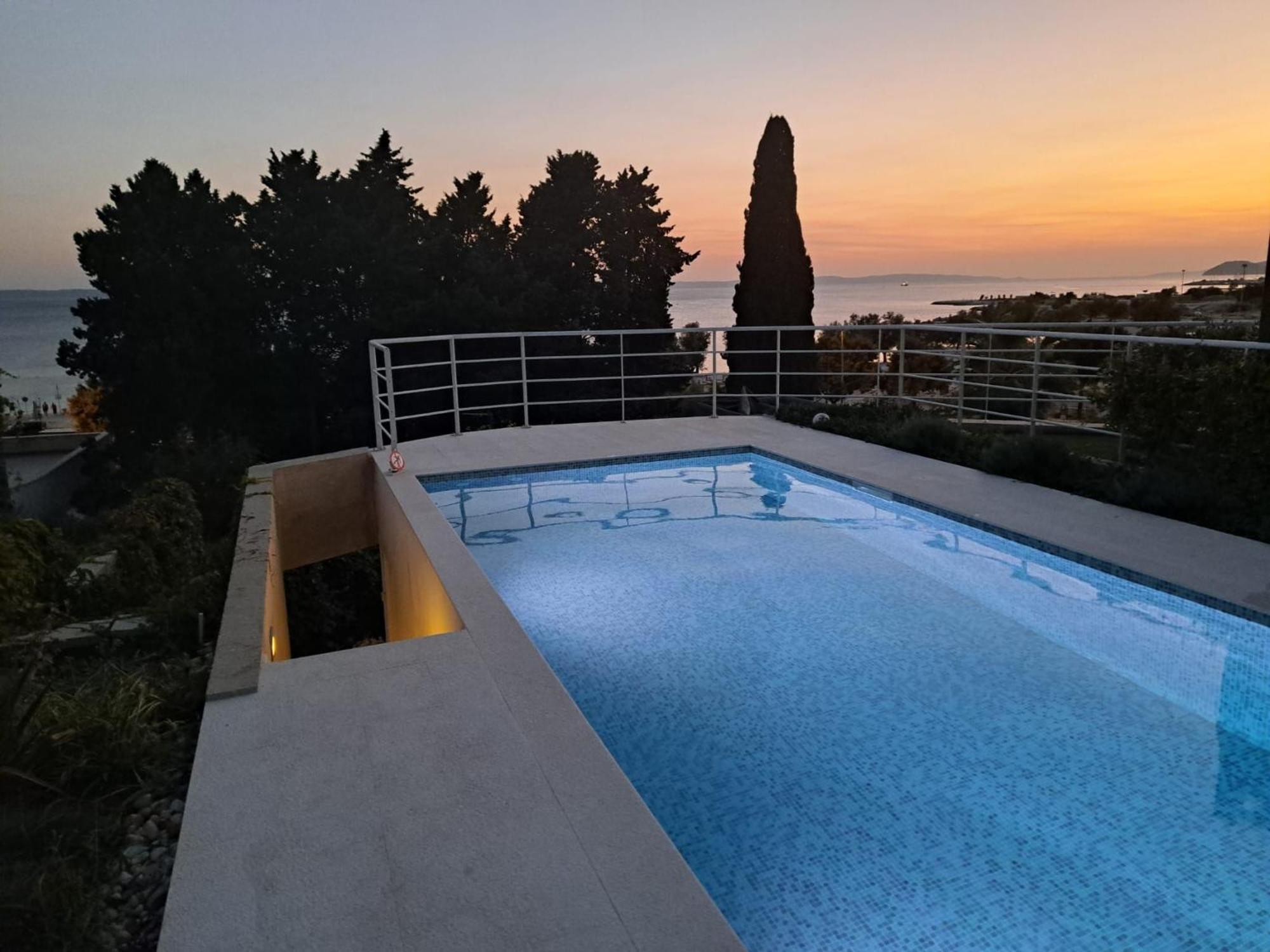 With Private Pool *