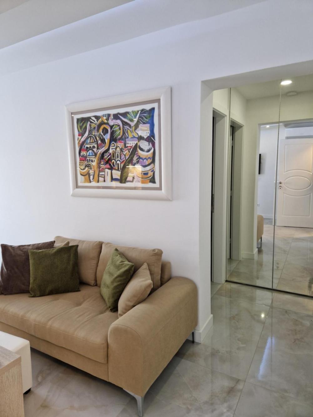 Luxury Galant 1 Apartamento *