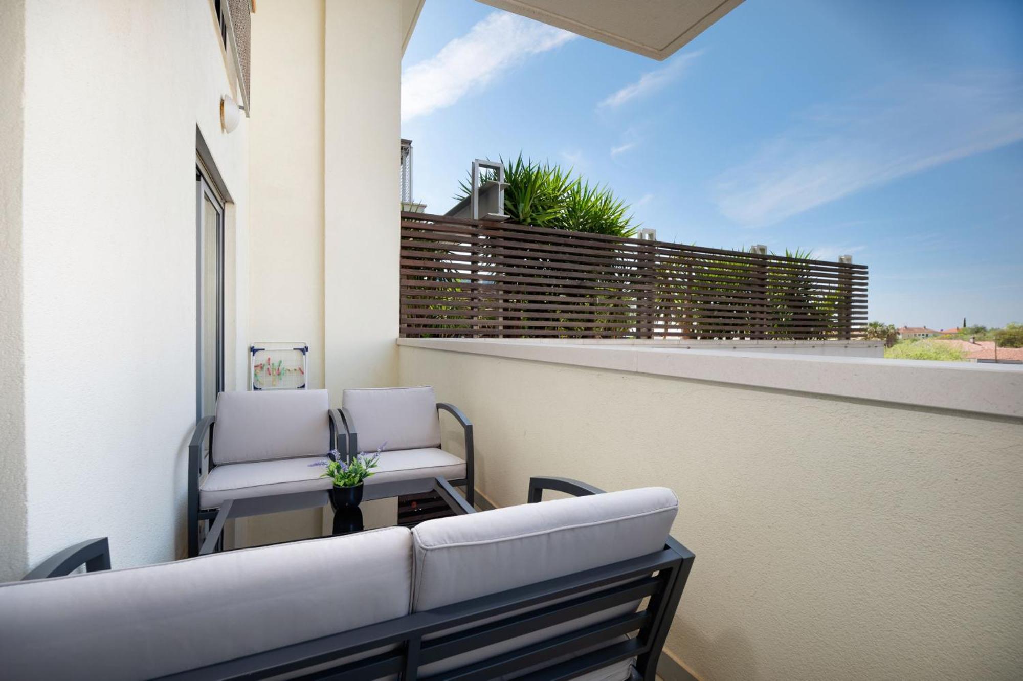 No 15 Apartment *