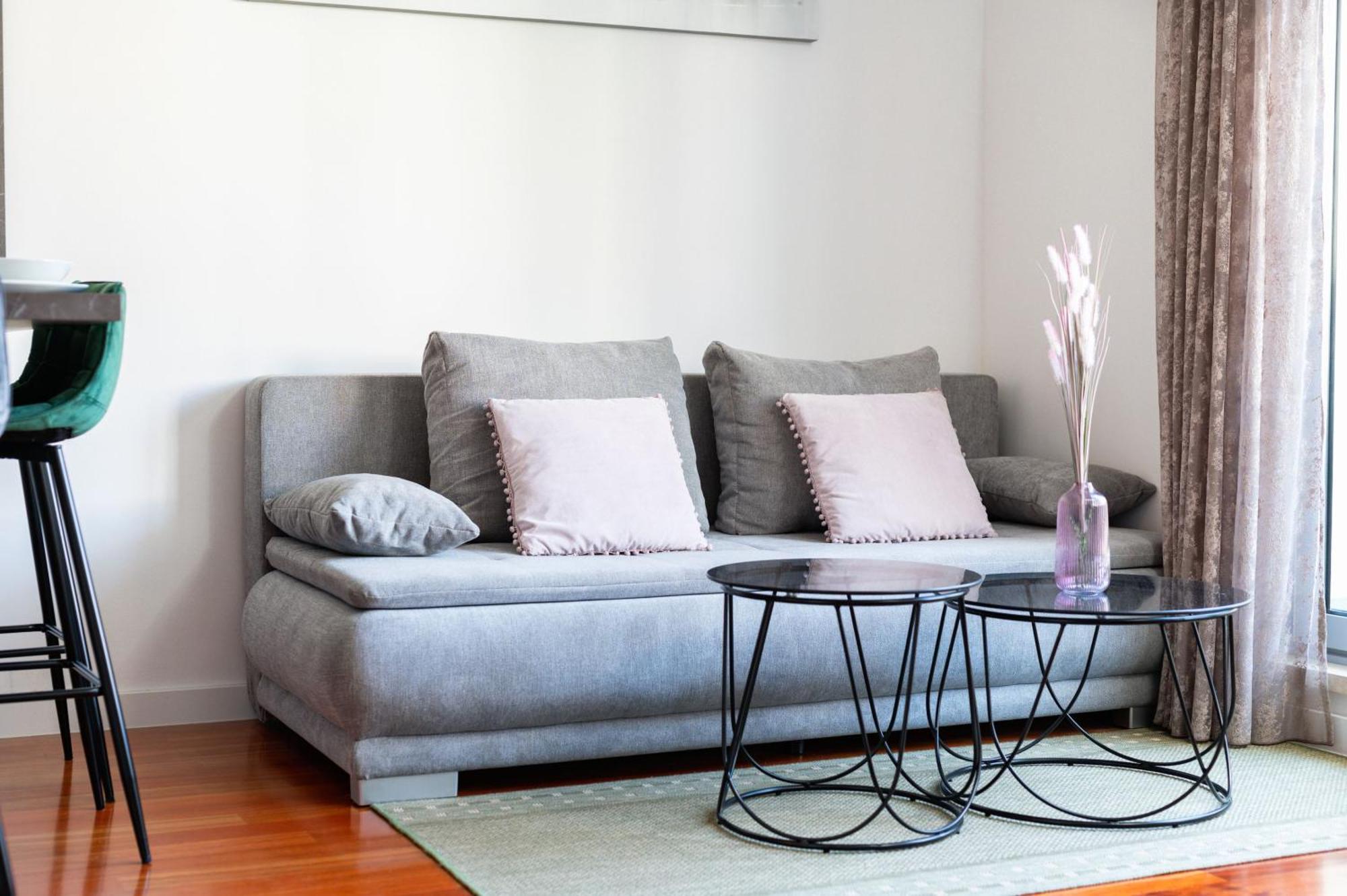 Apartment No 15 *