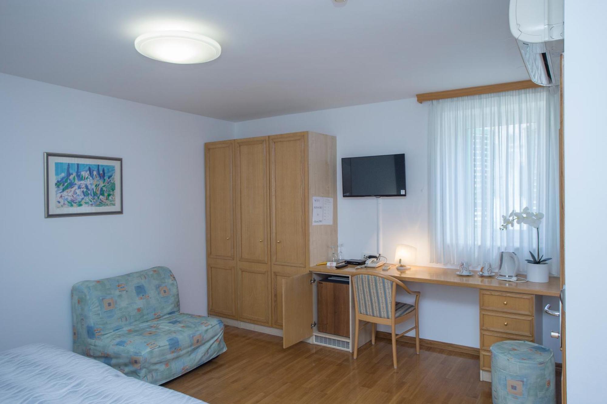 Ana Bed & Breakfast