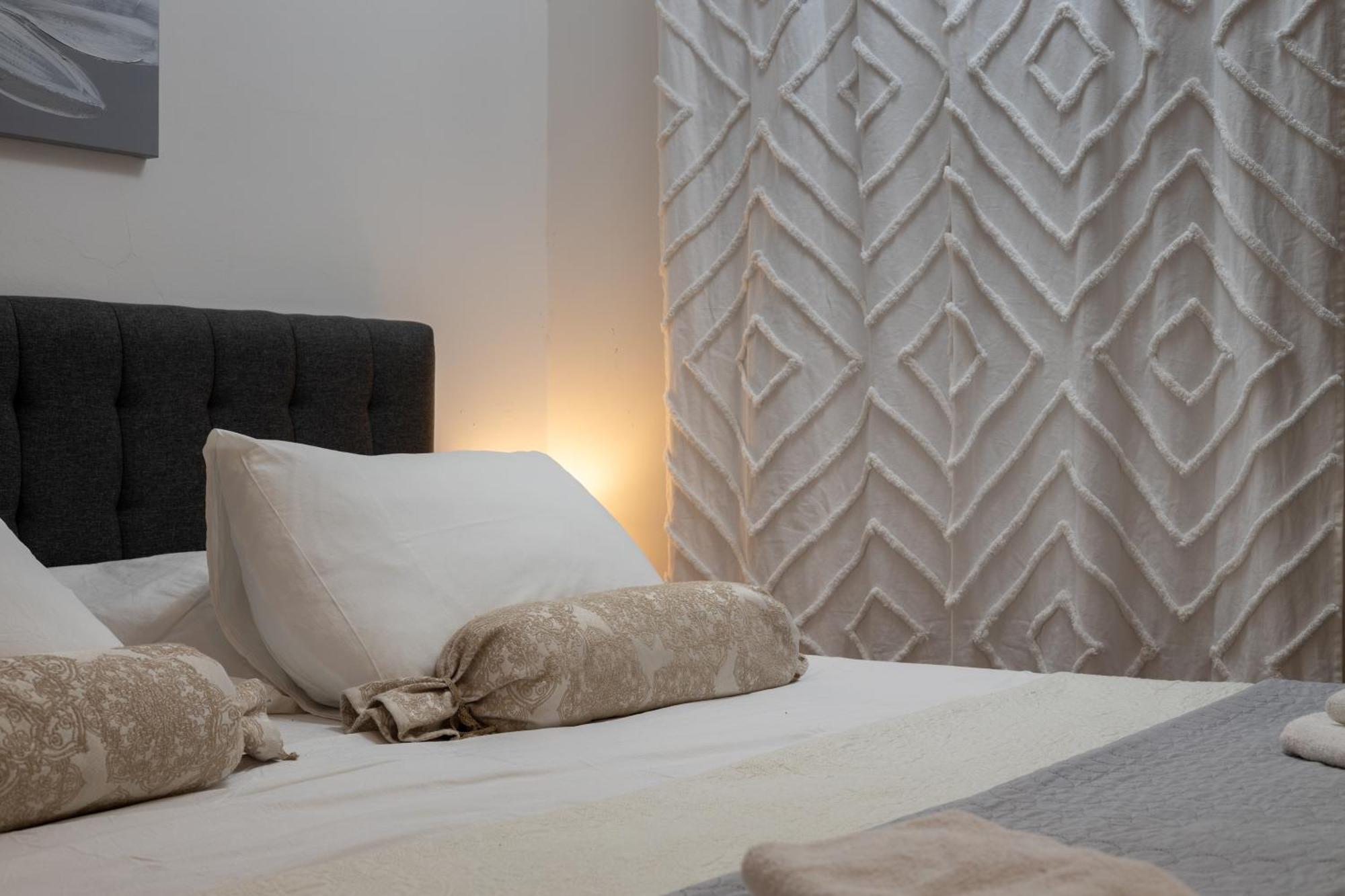 Piazza Square City Top Centre Apartment Split