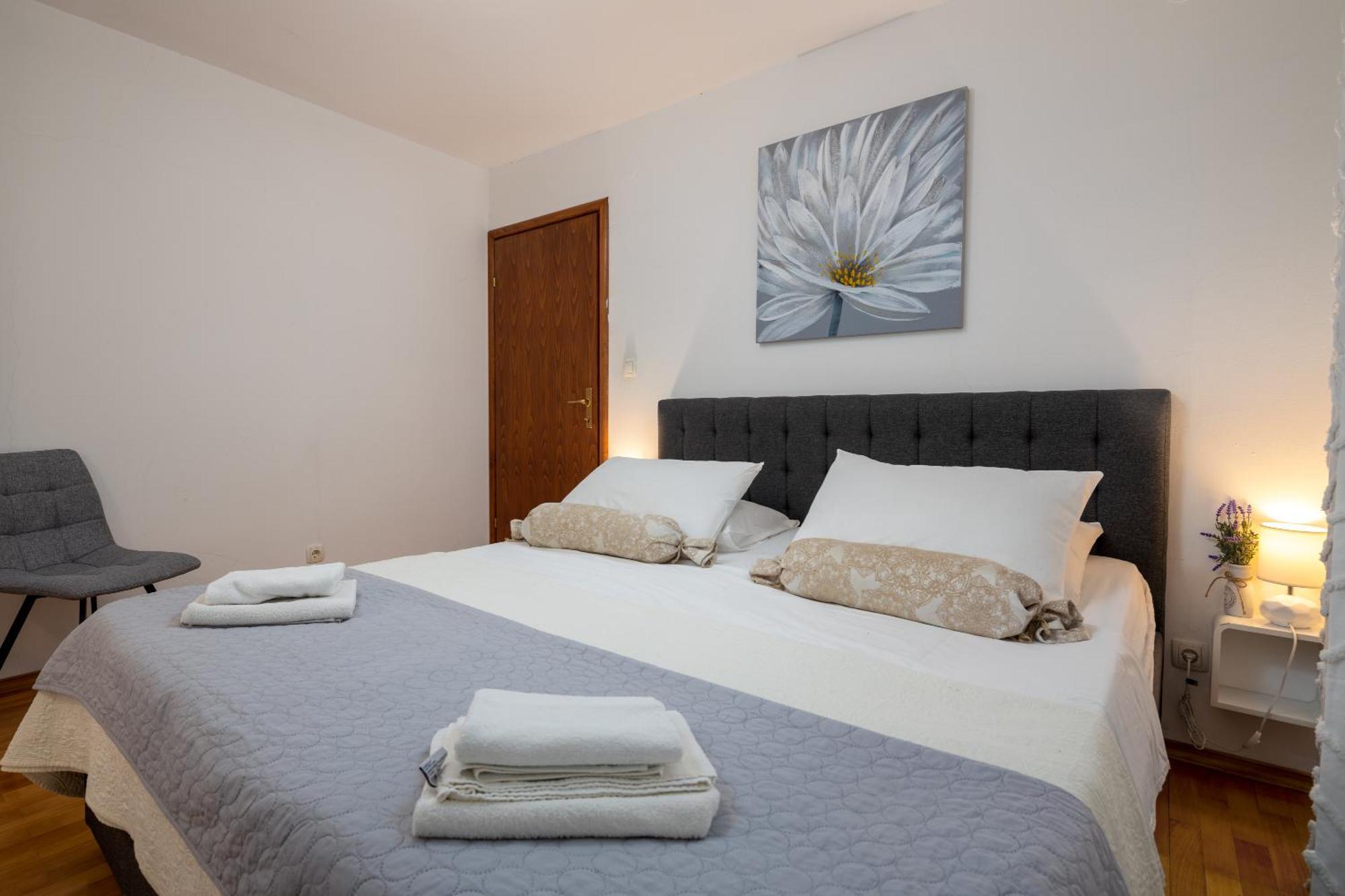 Piazza Square City Top Centre Apartment *