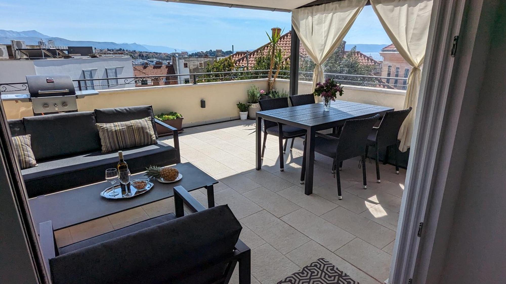 Prime Location Penthouse With A Large Terrace Apartamento