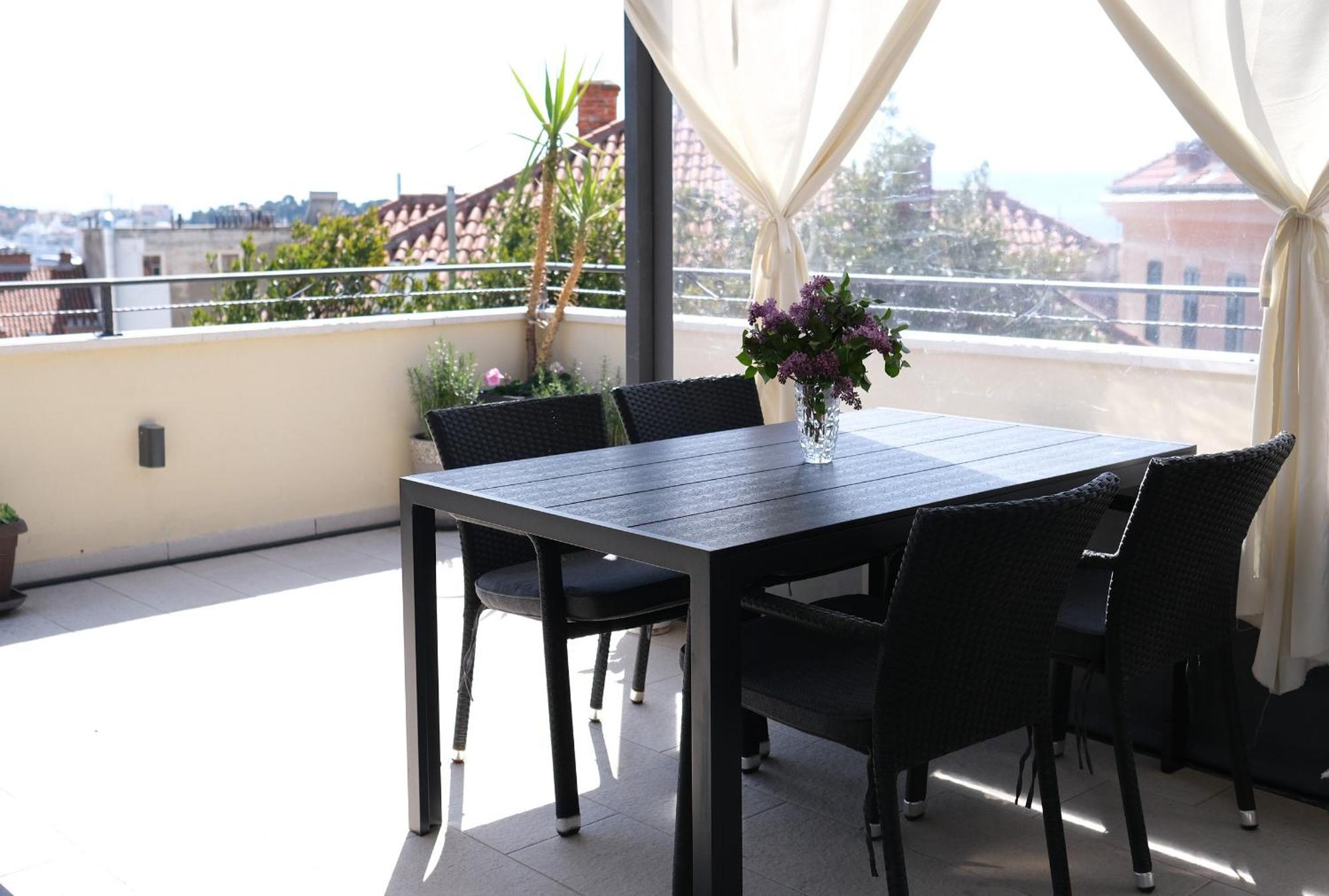Prime Location Penthouse With A Large Terrace