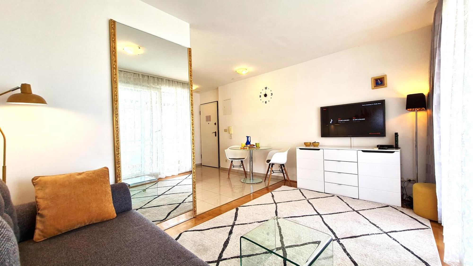 Sea View Znjan Apartman *