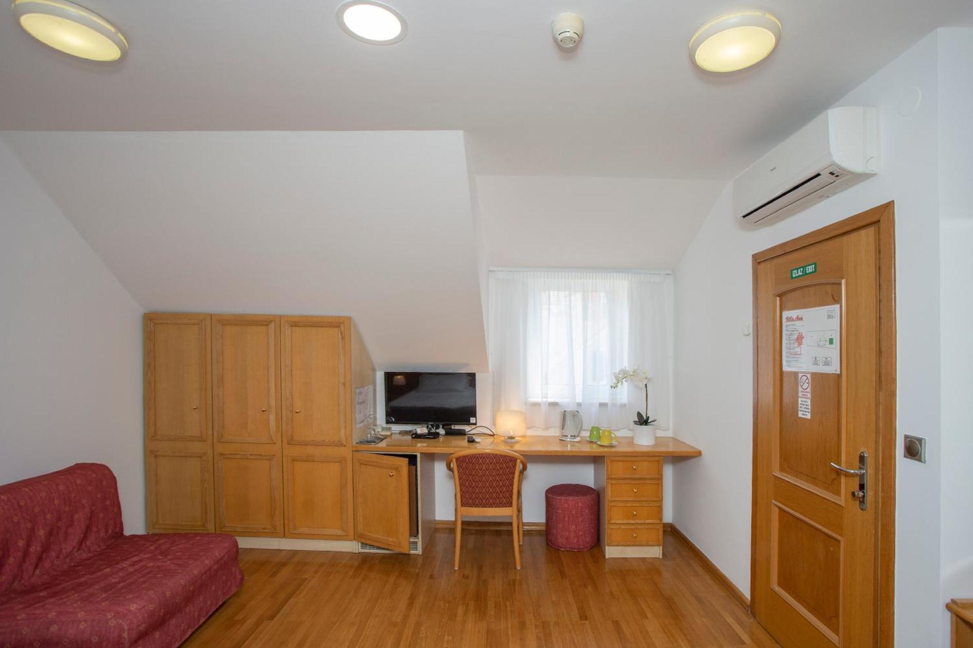 Ana Bed & Breakfast 3*