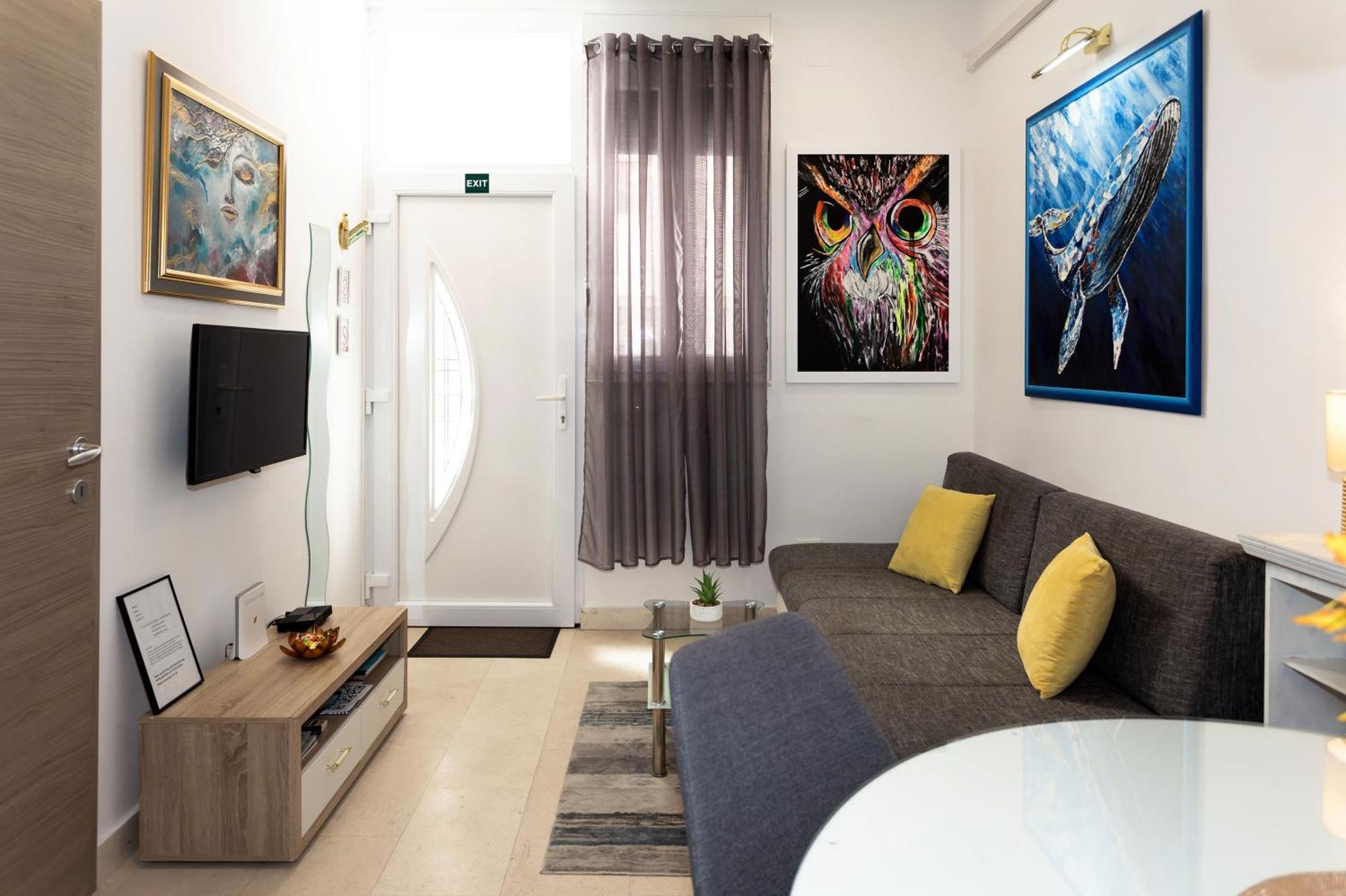 Moon Apartment