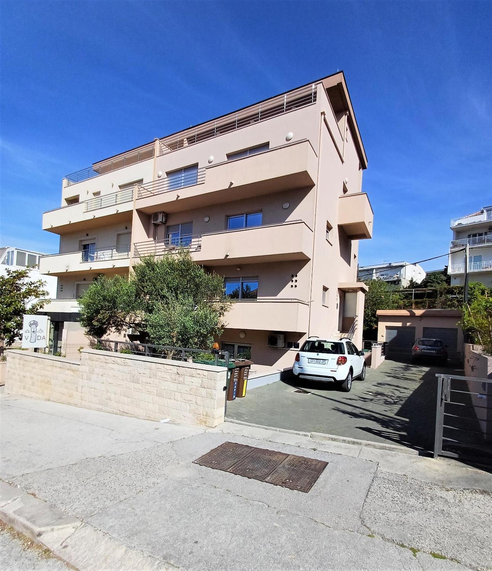 Zenta With Free Private Parking Apartment *