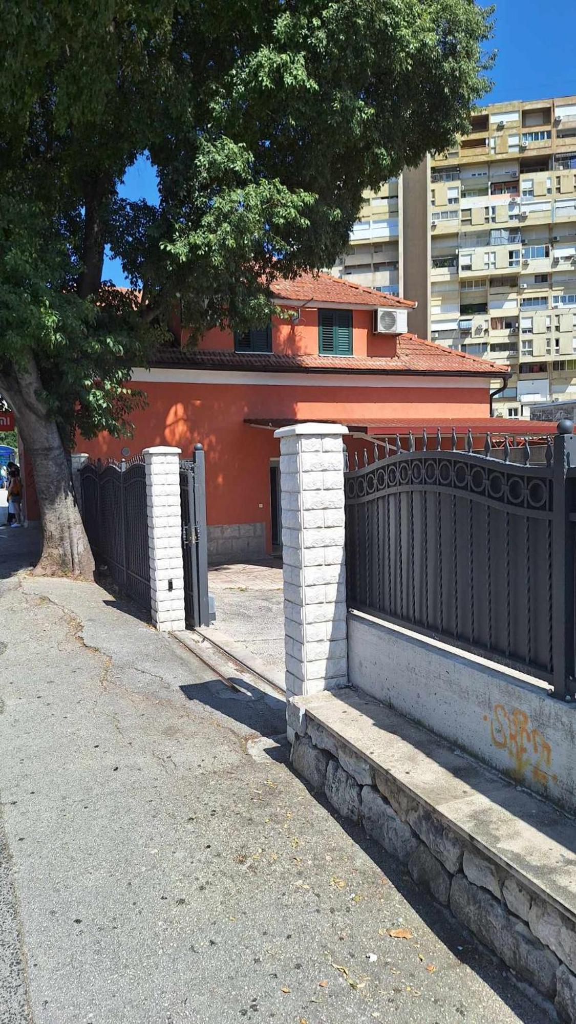 Near Trstenik With Secure Parking * Split
