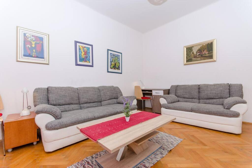 Rita Apartment Split
