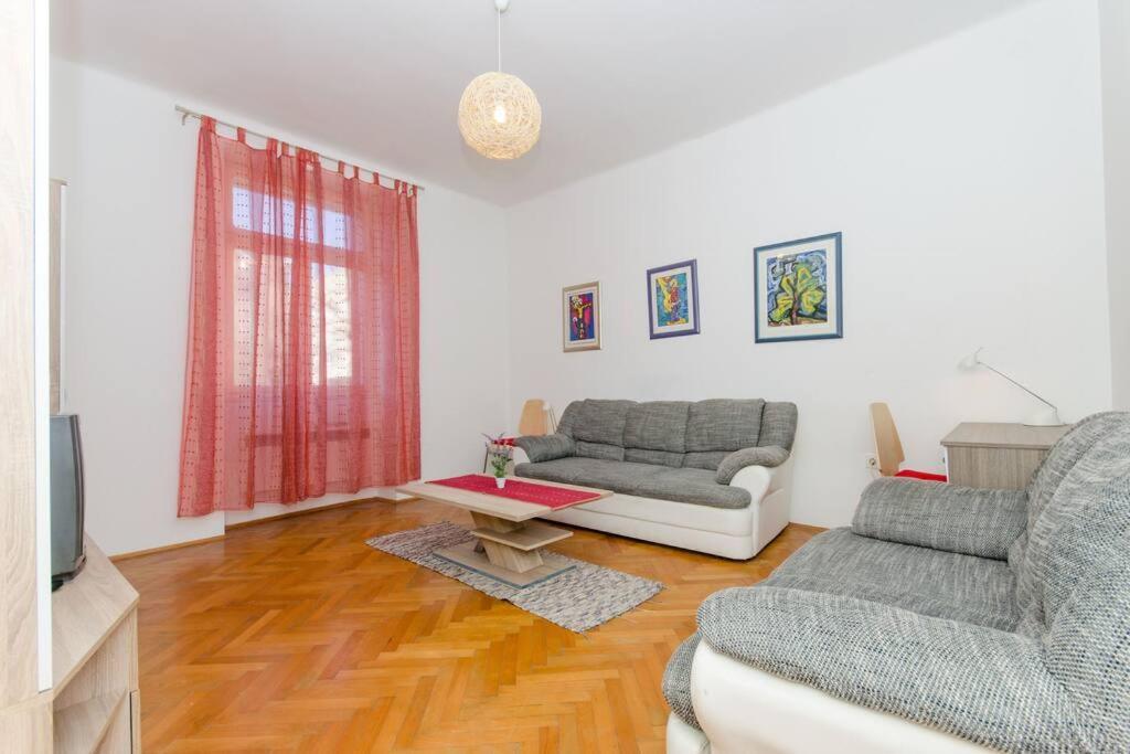 Rita Apartment Split