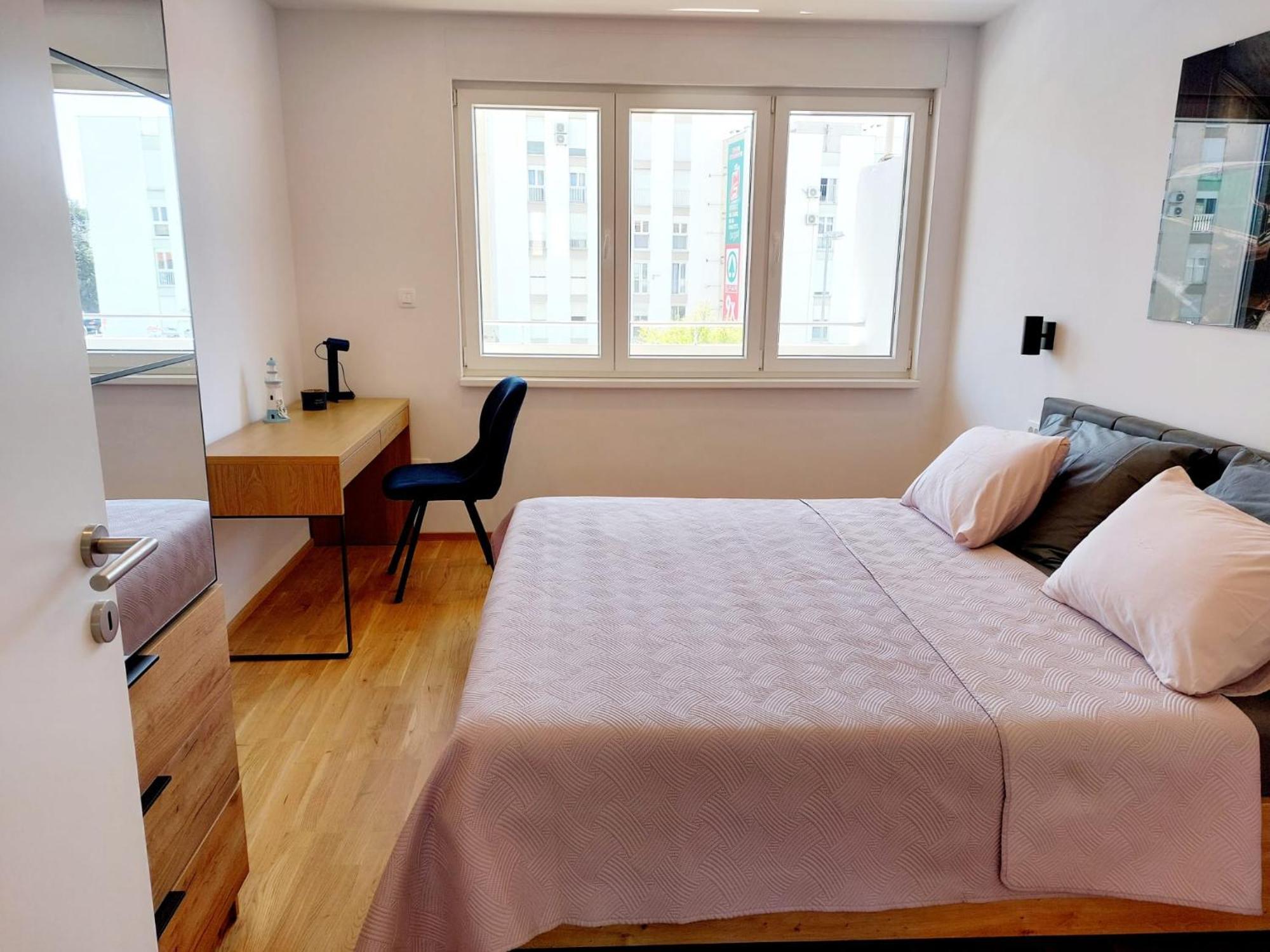 Comfort 2 Bedroom 10min Walk From Center And Apartment Split