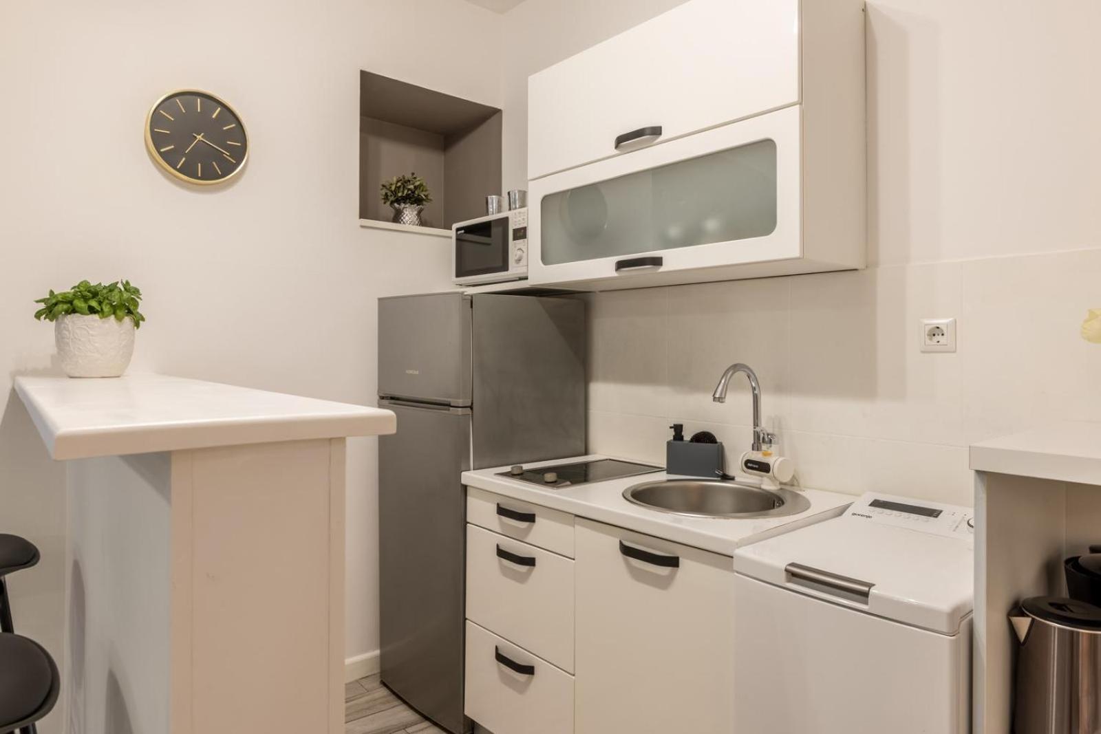 Apartments And Rooms Villa Lina Apartment Split