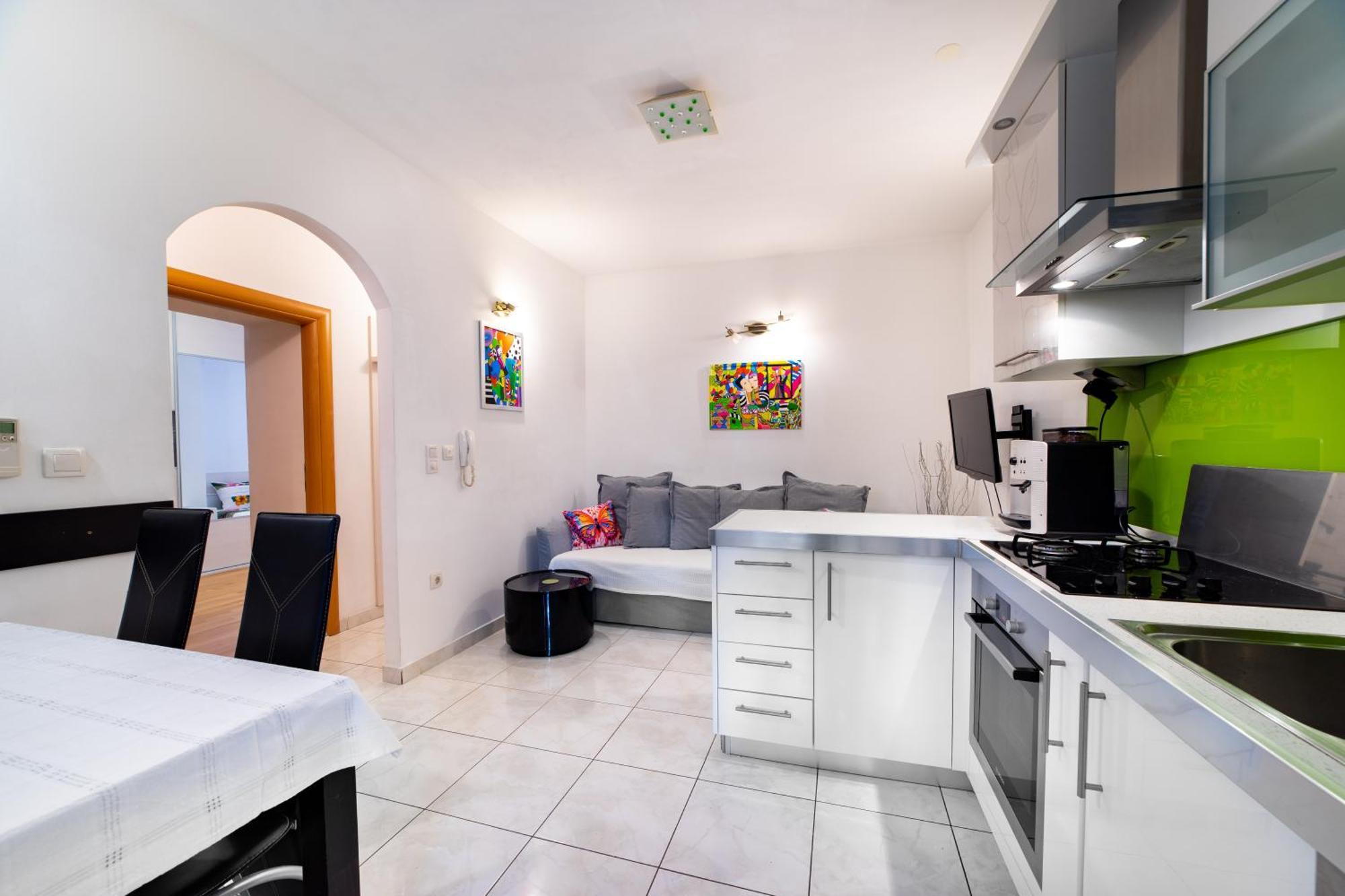 Apartment Happy In Center 10 Min Walk From Bacvice