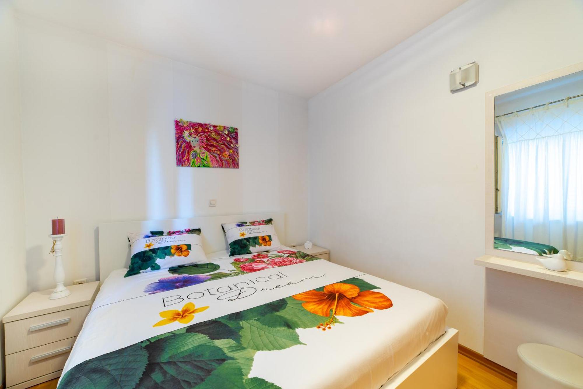 Apartment Happy In Center 10 Min Walk From Bacvice *