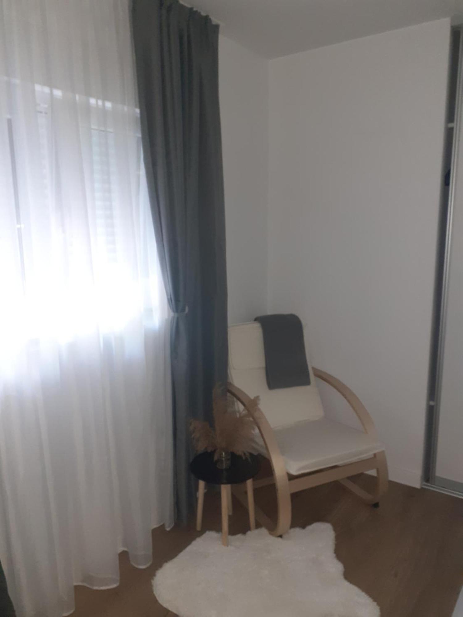 Apartment Luxury Dim Split