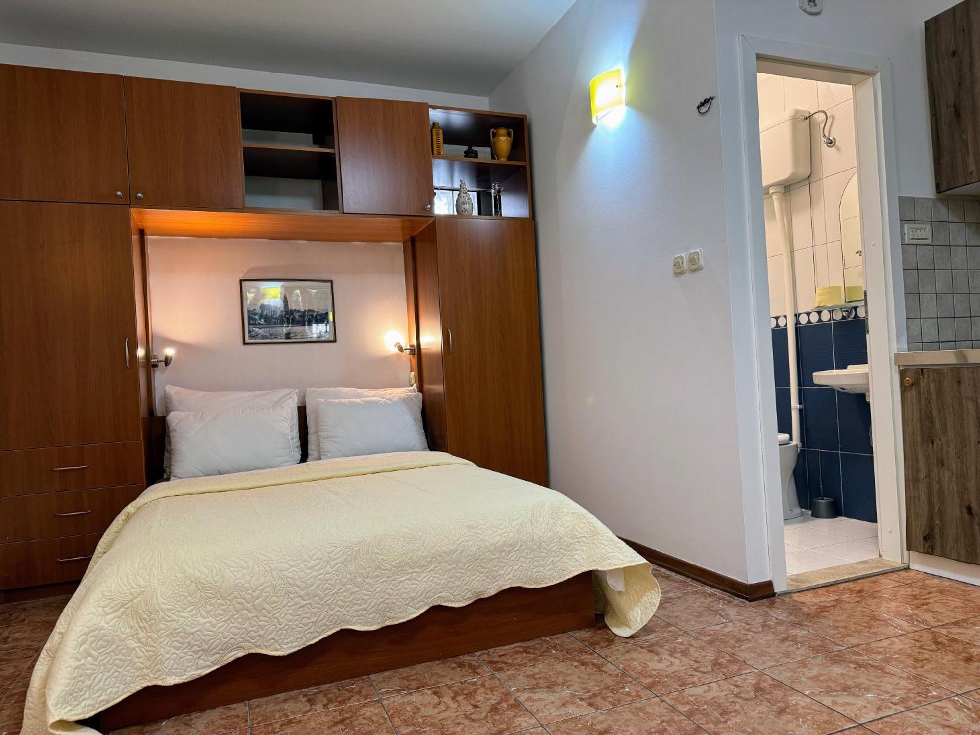 Apartman Grgur Studio *