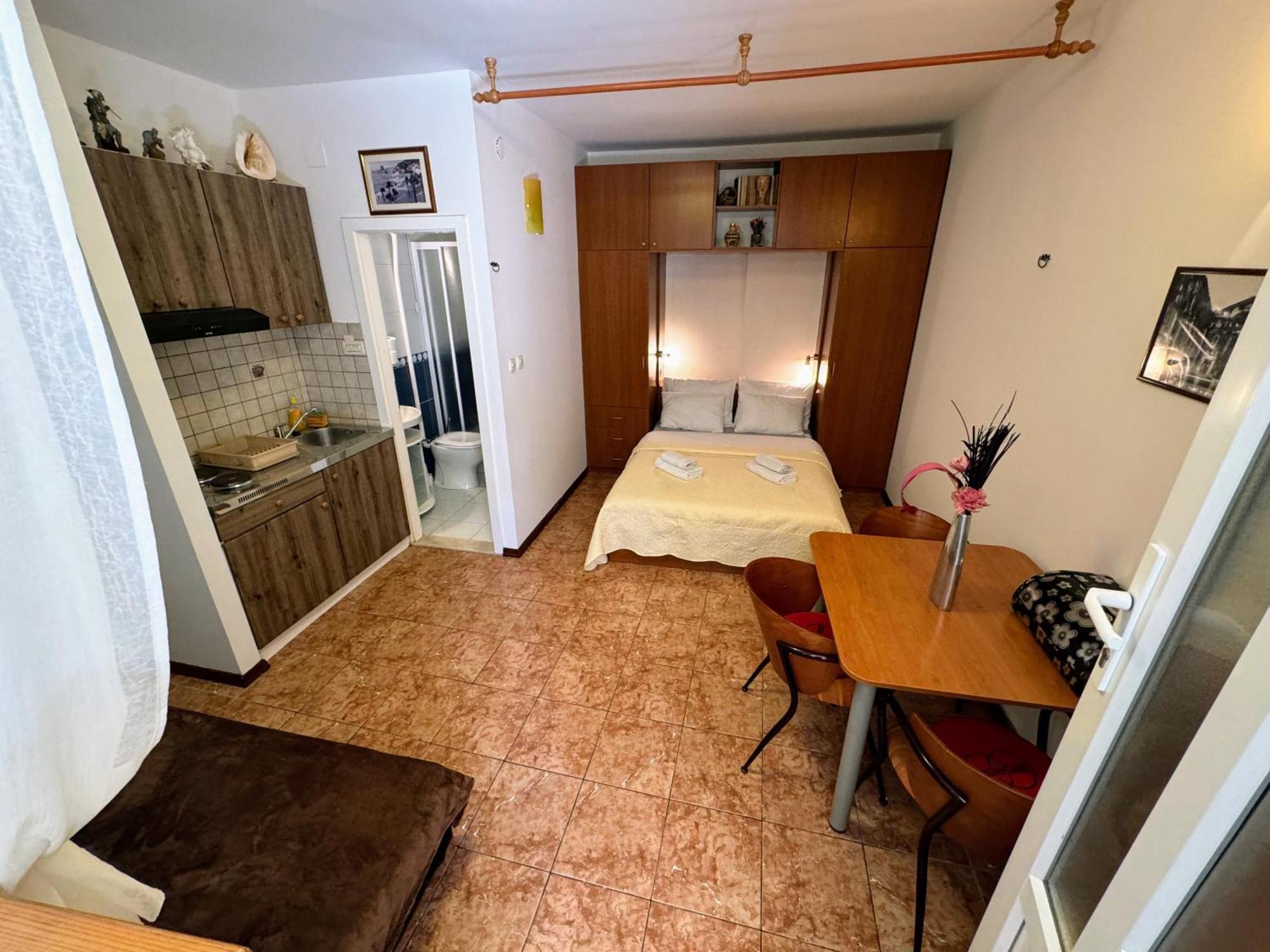 Grgur Studio Apartman Split