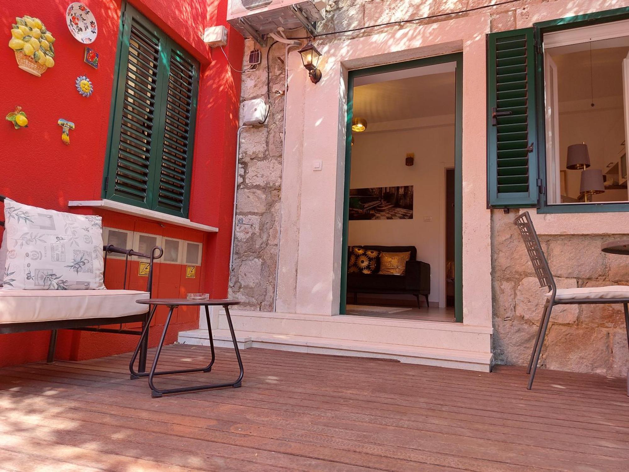Old Town Oasis Split