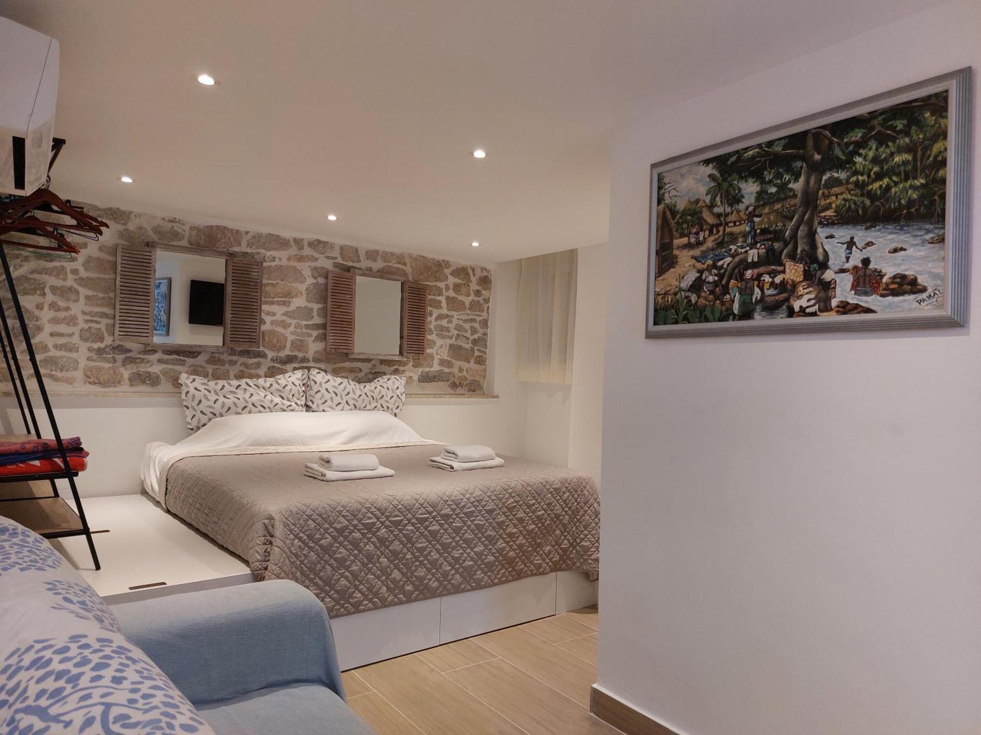 2024 Newly Renovated Apt-5 Min Walk To Old Town Split